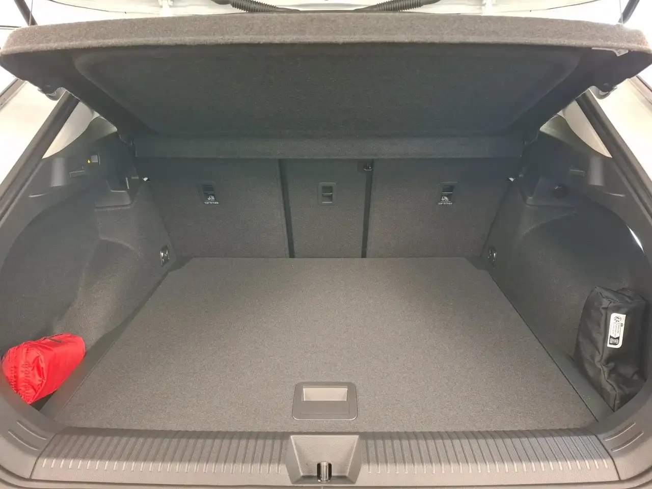 Volkswagen T-Roc 1.5 eTSI ACC AHK AUT DynLicht 14