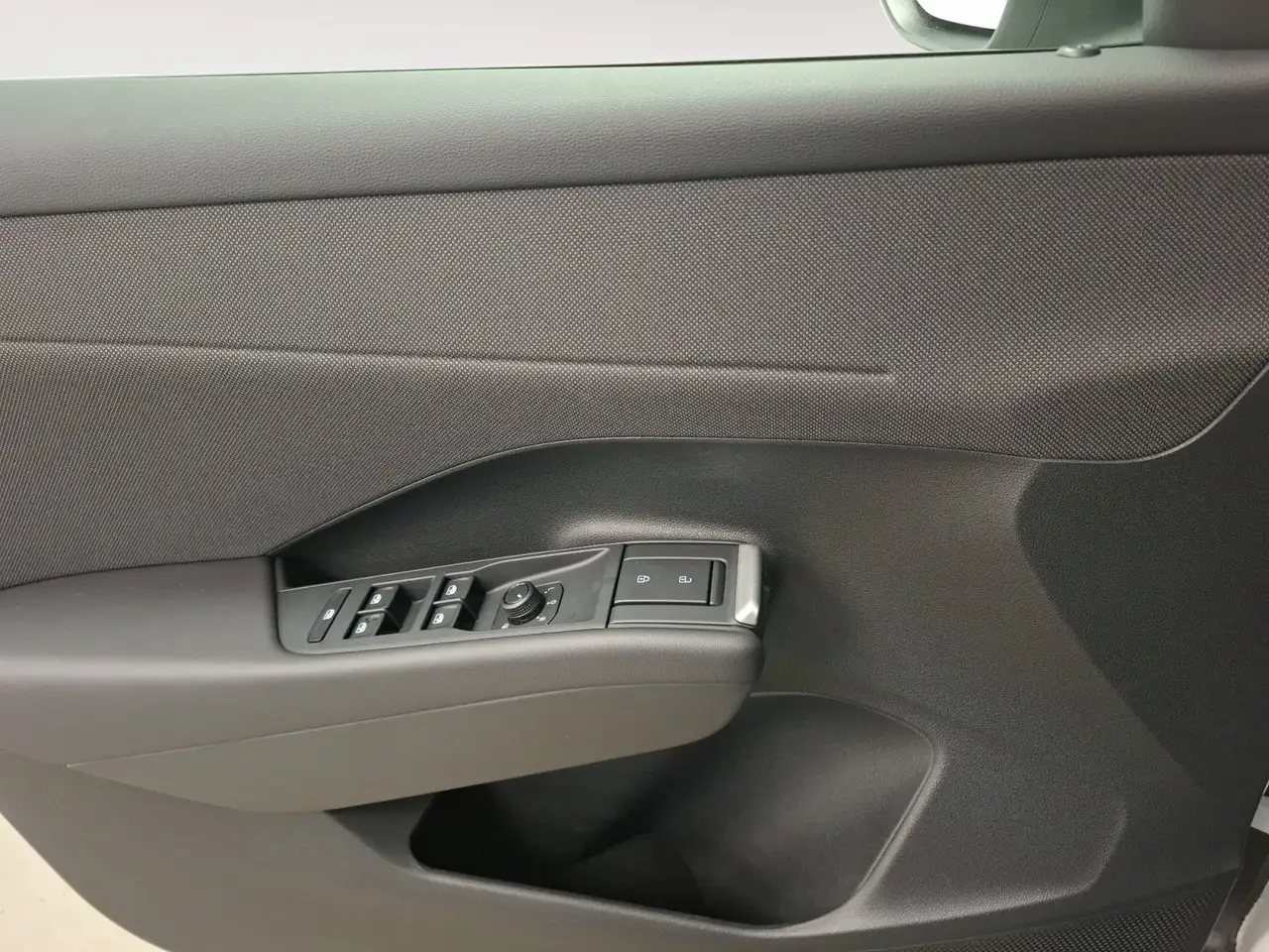 Volkswagen T-Roc 1.5 eTSI ACC AHK AUT DynLicht 13
