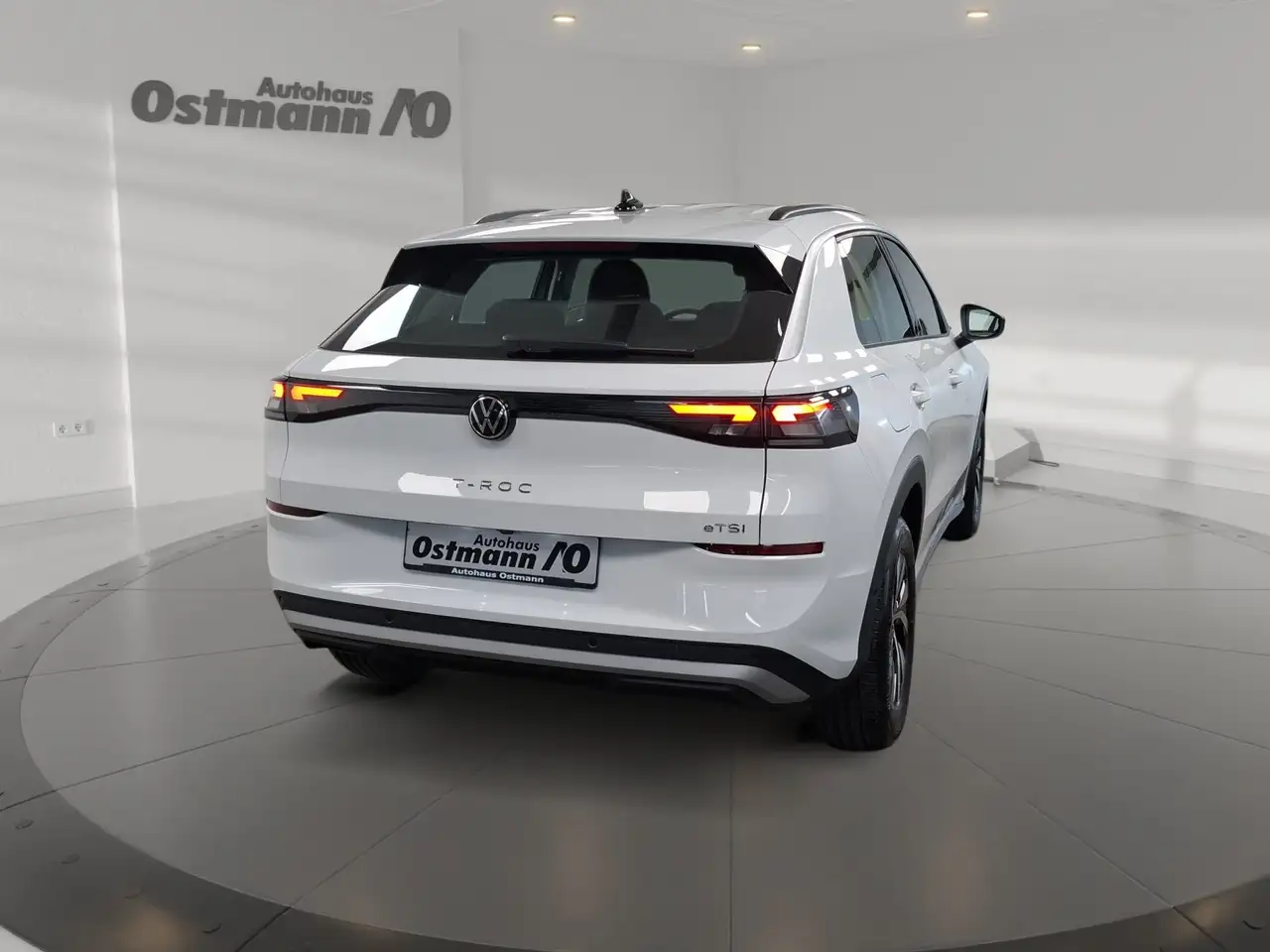 Volkswagen T-Roc 1.5 eTSI ACC AHK AUT DynLicht 3
