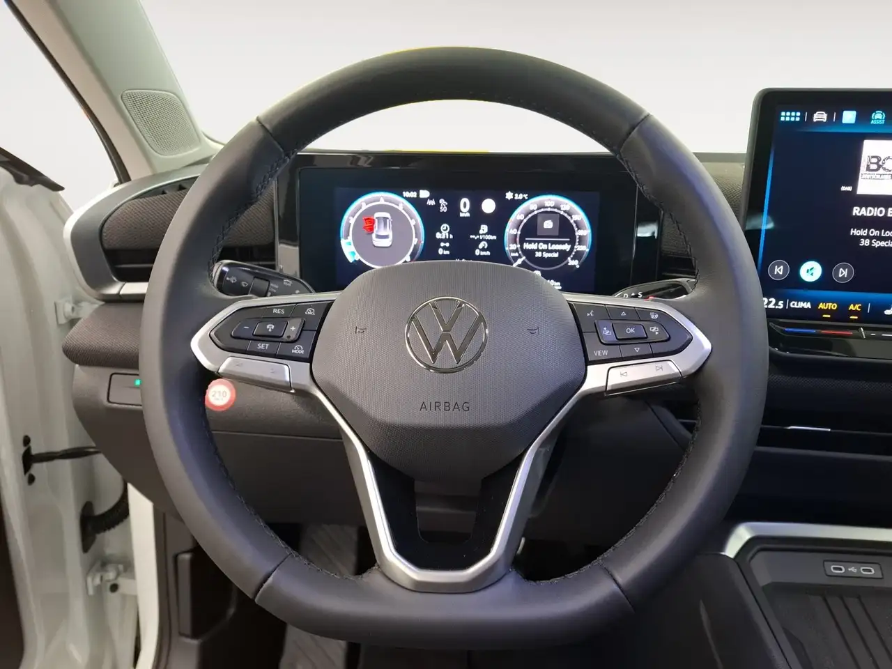 Volkswagen T-Roc 1.5 eTSI ACC AHK AUT DynLicht 10