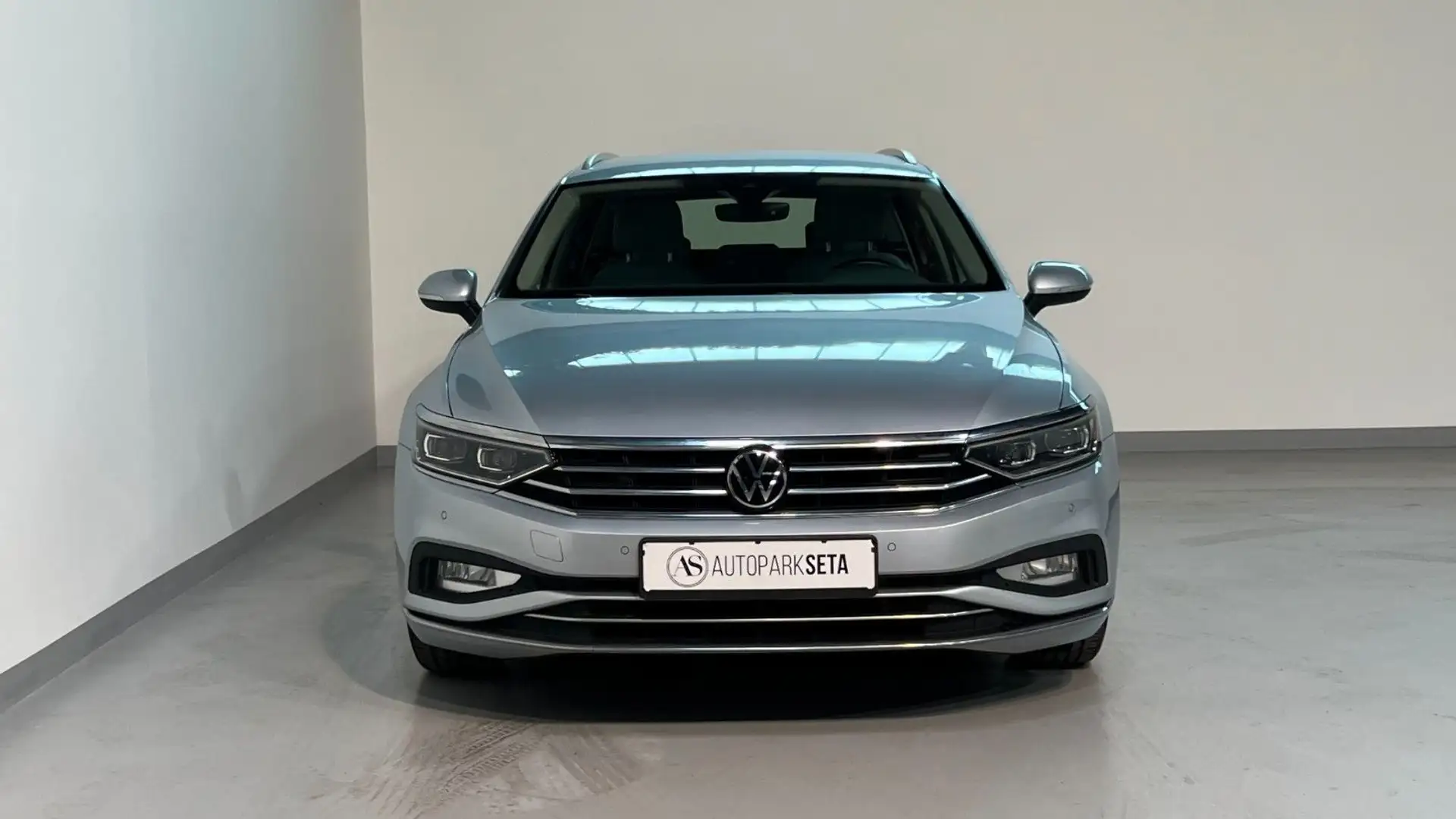 Volkswagen Passat Variant Passat 2.0TDI DSG Var. Eleg. KAM*SIDE*AHK*MATRIX Silber - 2