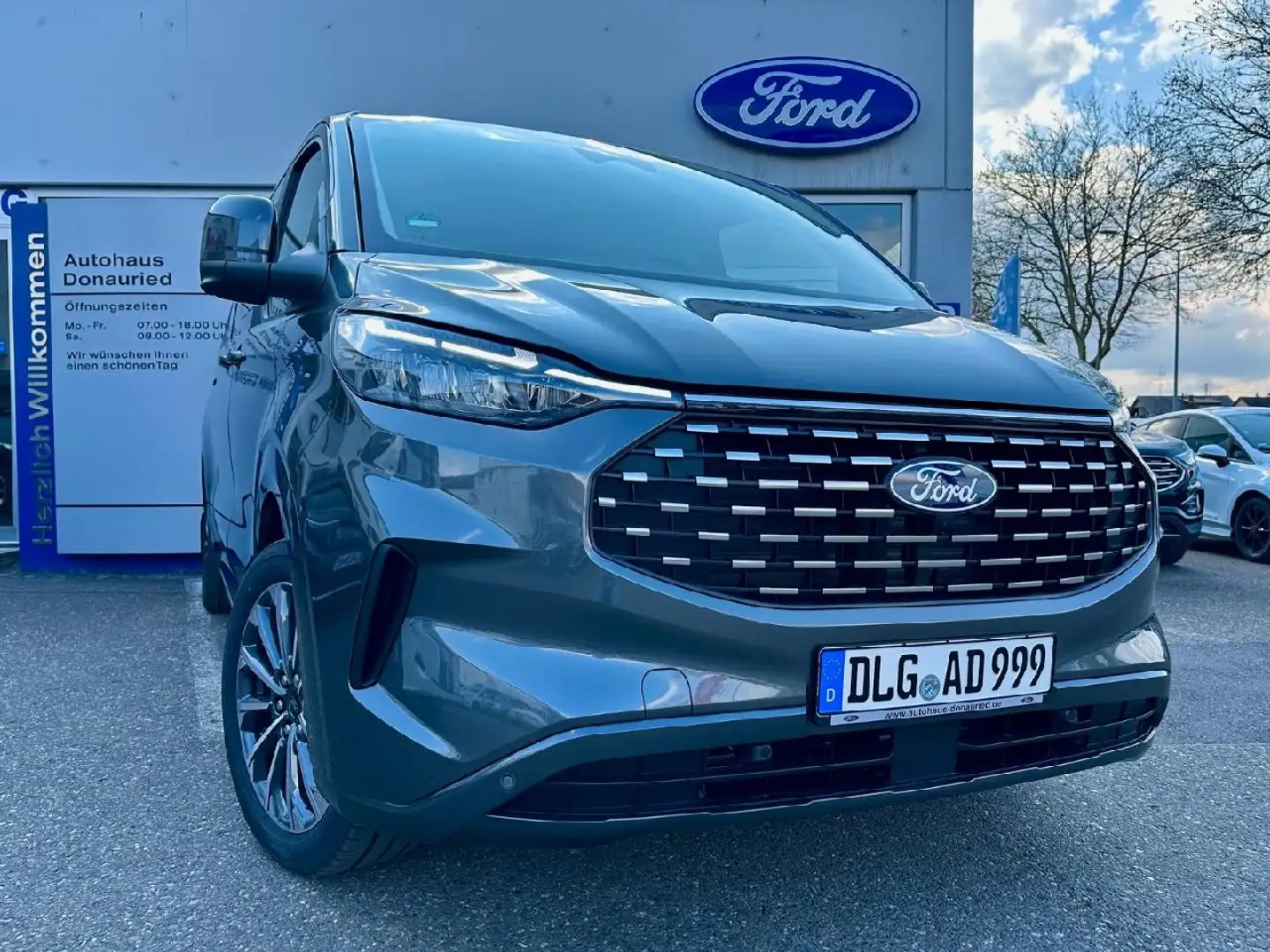 Ford Tourneo Custom L2 Titanium X AWD Aut. *Vorführwagen* Gris - 1