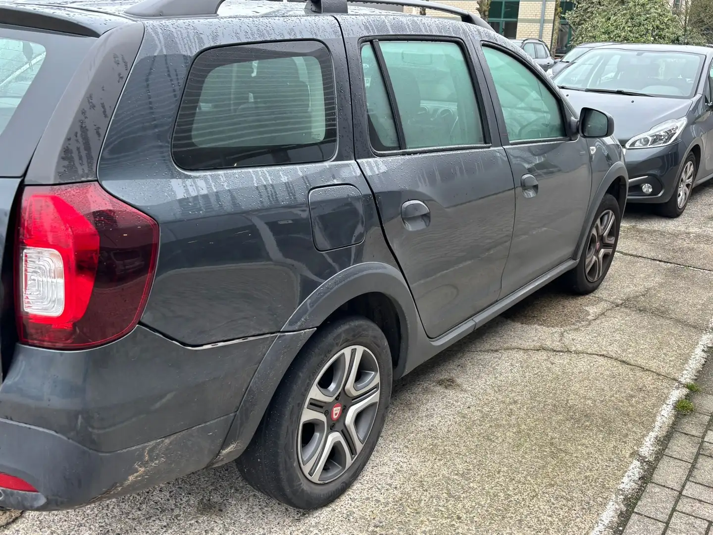 Dacia Logan MCV 0.9 TCe Essential (EU6.2) 86000km accidenté Noir - 2