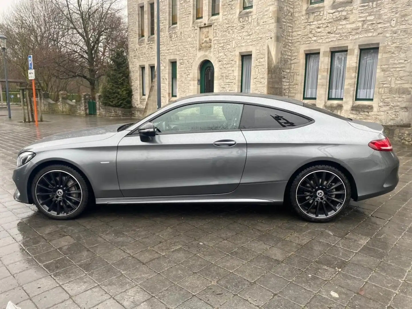 Mercedes-Benz C 300 C Coupe 300 Sport auto Šedá - 1