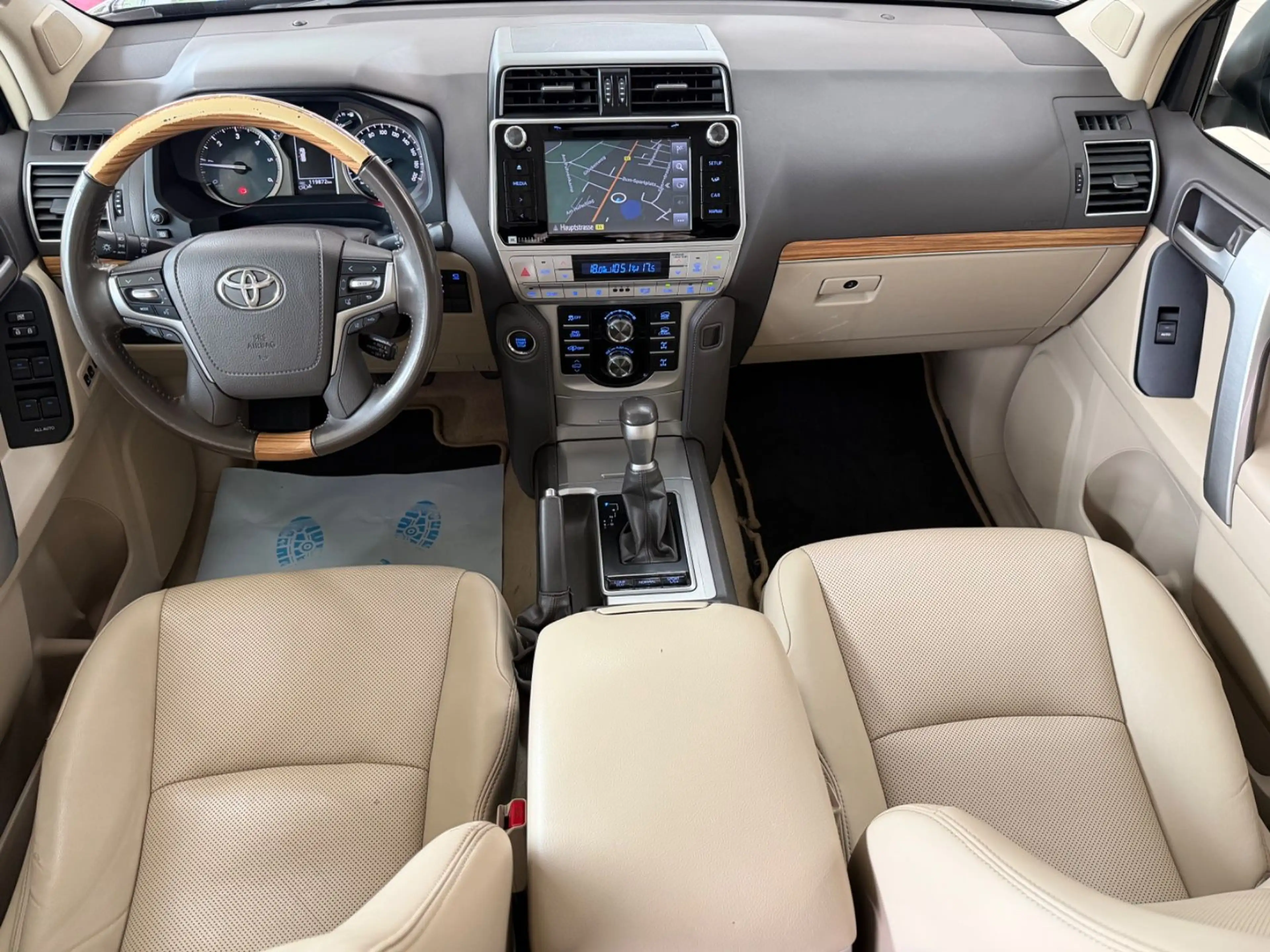 Toyota Land Cruiser 2.8 D-4D TEC-Edition Aut 7-Sitzer — photo 9