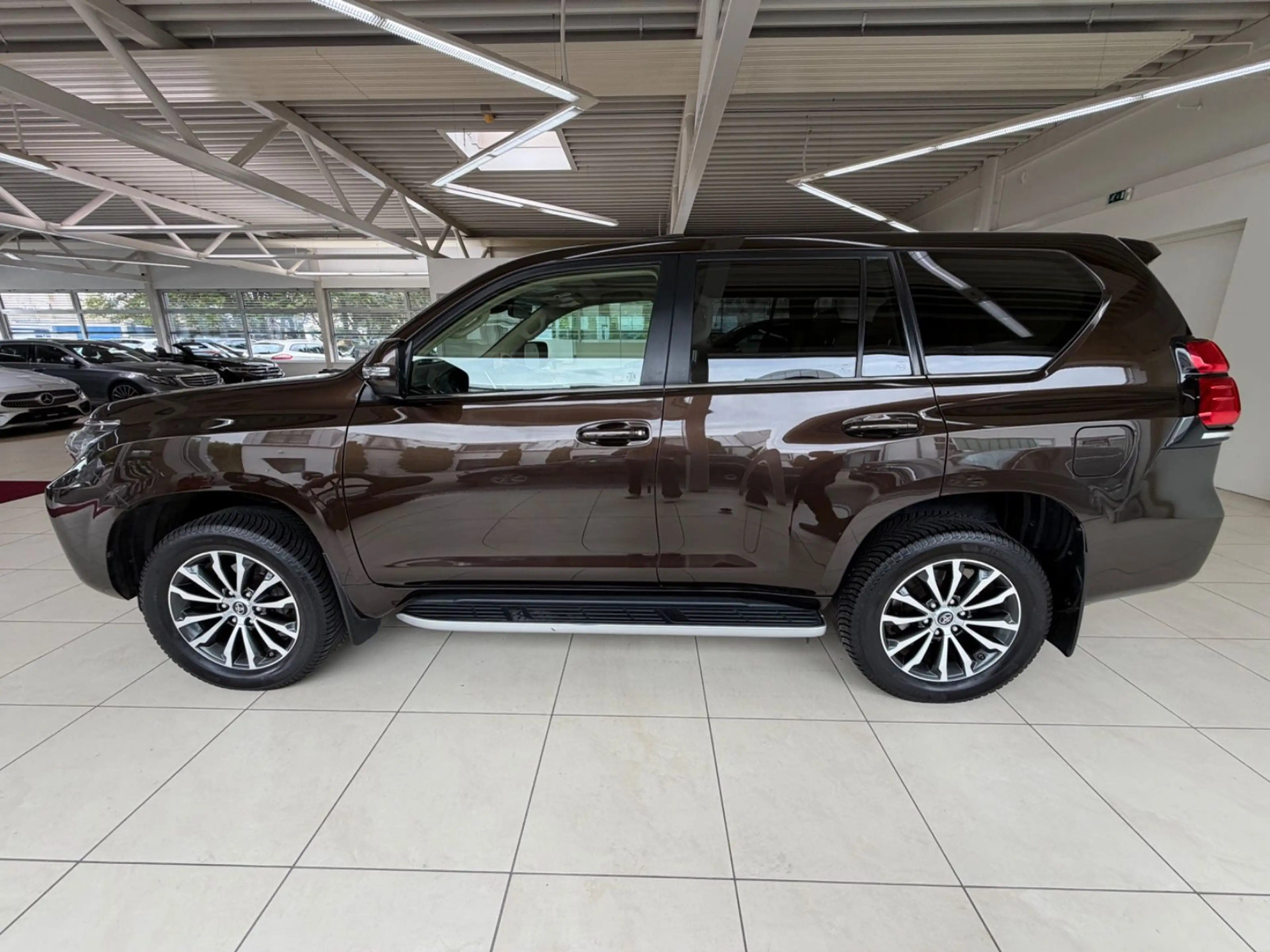 Toyota Land Cruiser 2.8 D-4D TEC-Edition Aut 7-Sitzer — photo 6