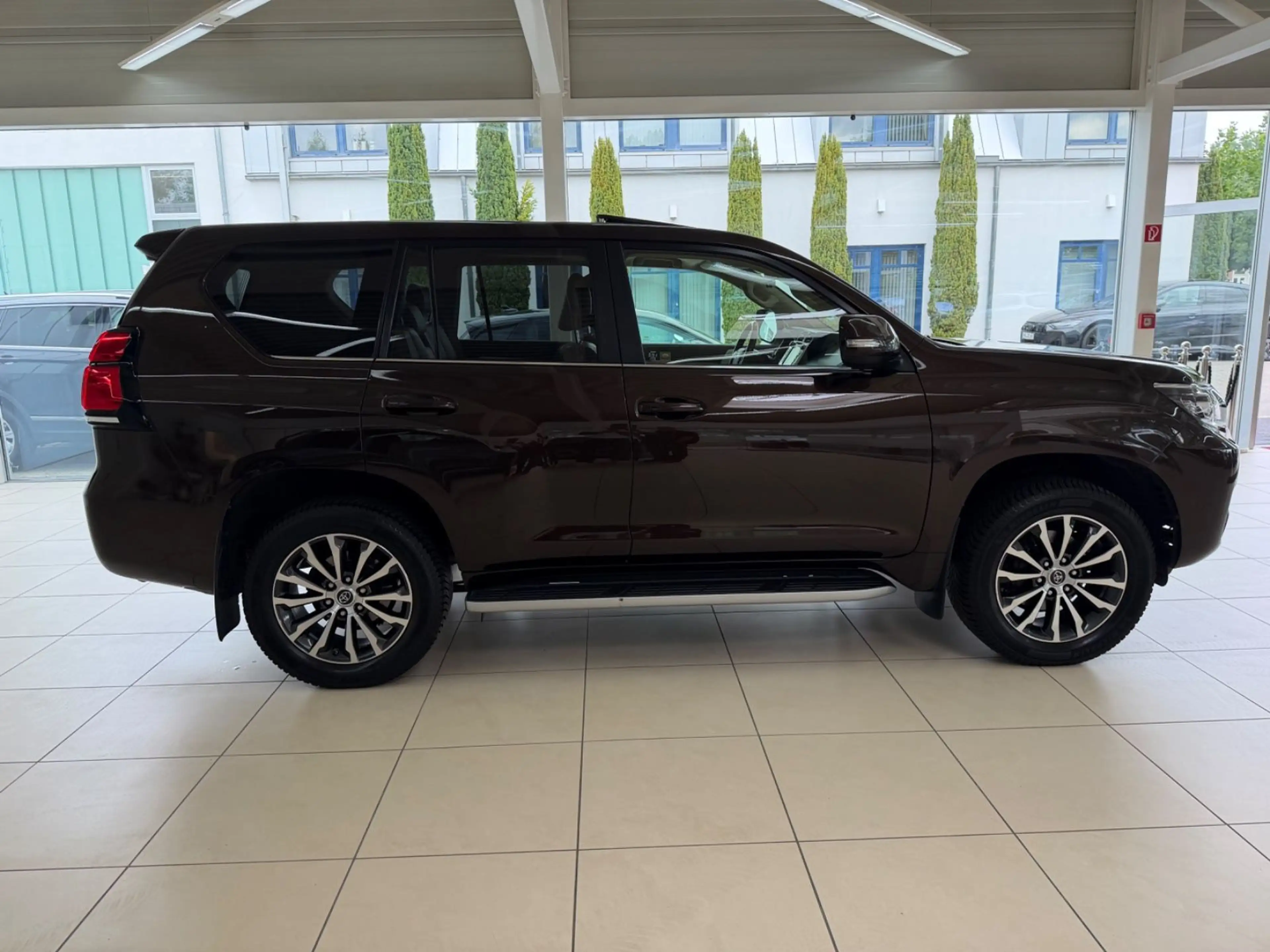 Toyota Land Cruiser 2.8 D-4D TEC-Edition Aut 7-Sitzer — photo 4