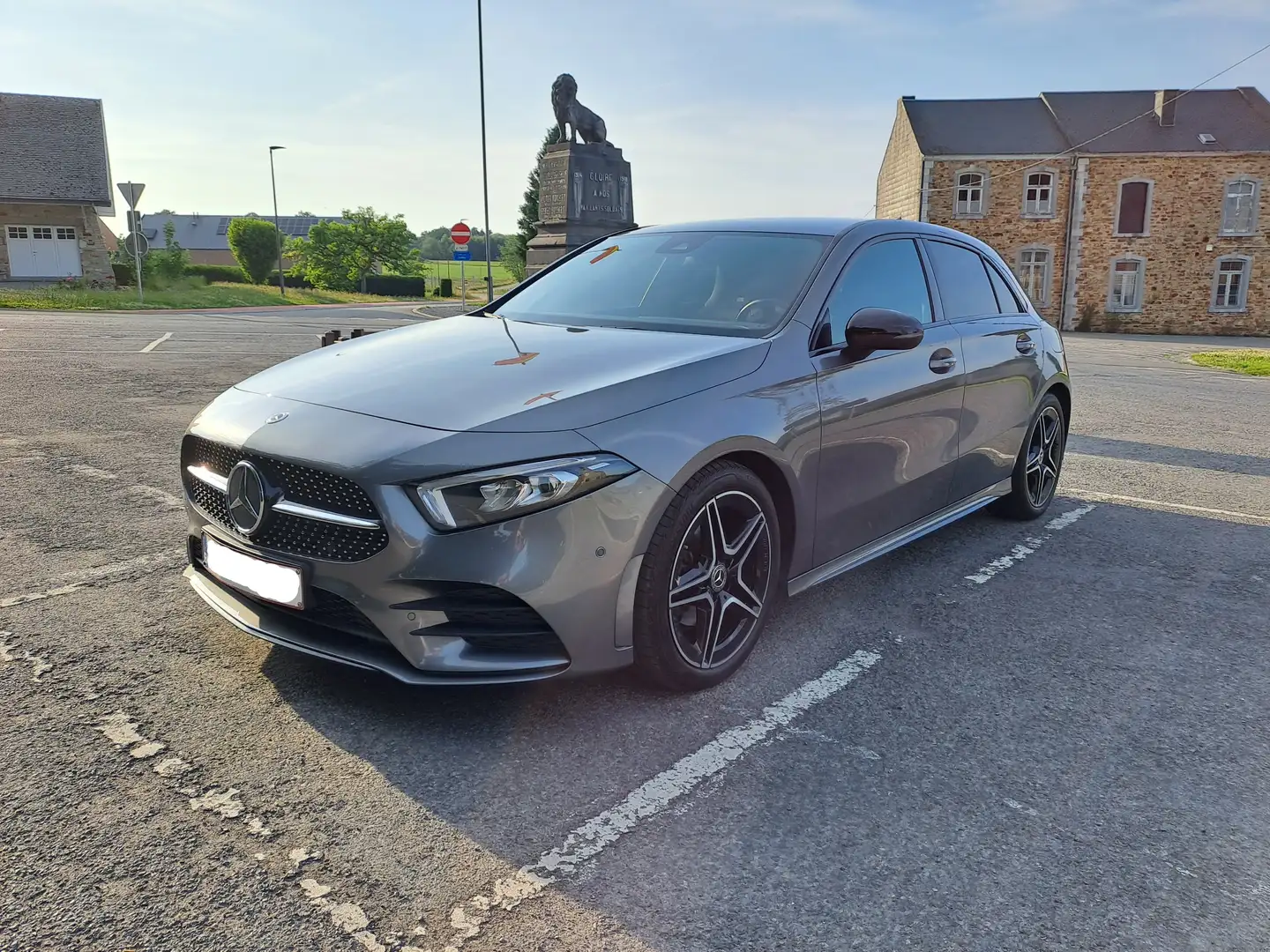 Mercedes-Benz A 180 Classe A 180d pack AMG line Sport Edition Night Gris - 2