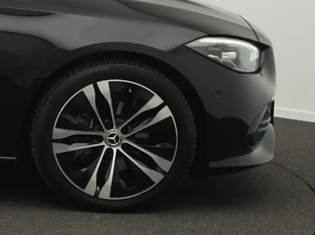 Mercedes-Benz C-Class view 8