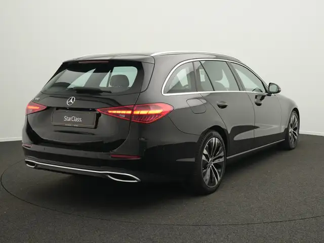 Mercedes-Benz C-Class view 3