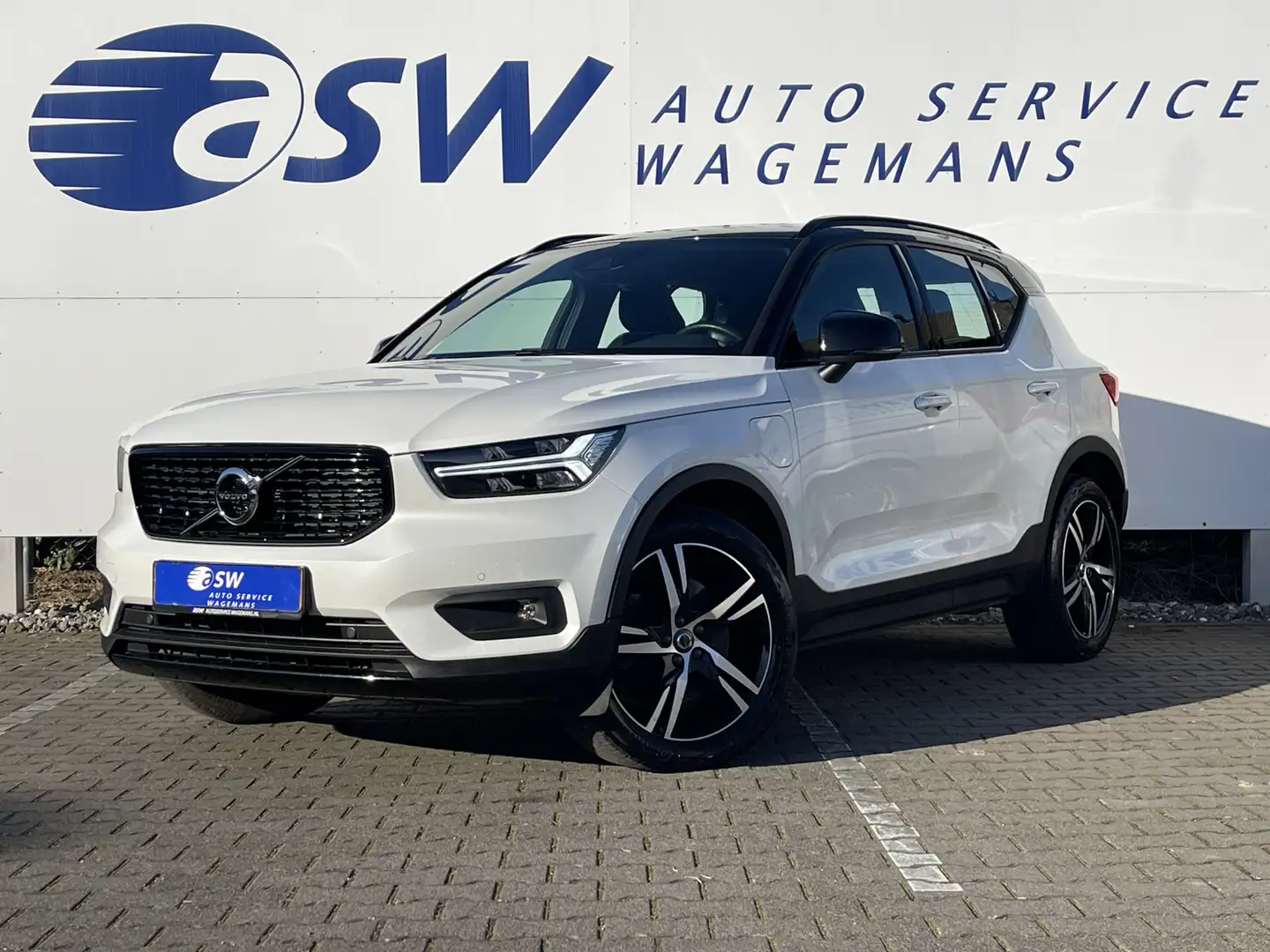 Volvo XC40 1.5 T4 Recharge R-Design | Navi | Trekhaak | CarPl Wit - 1