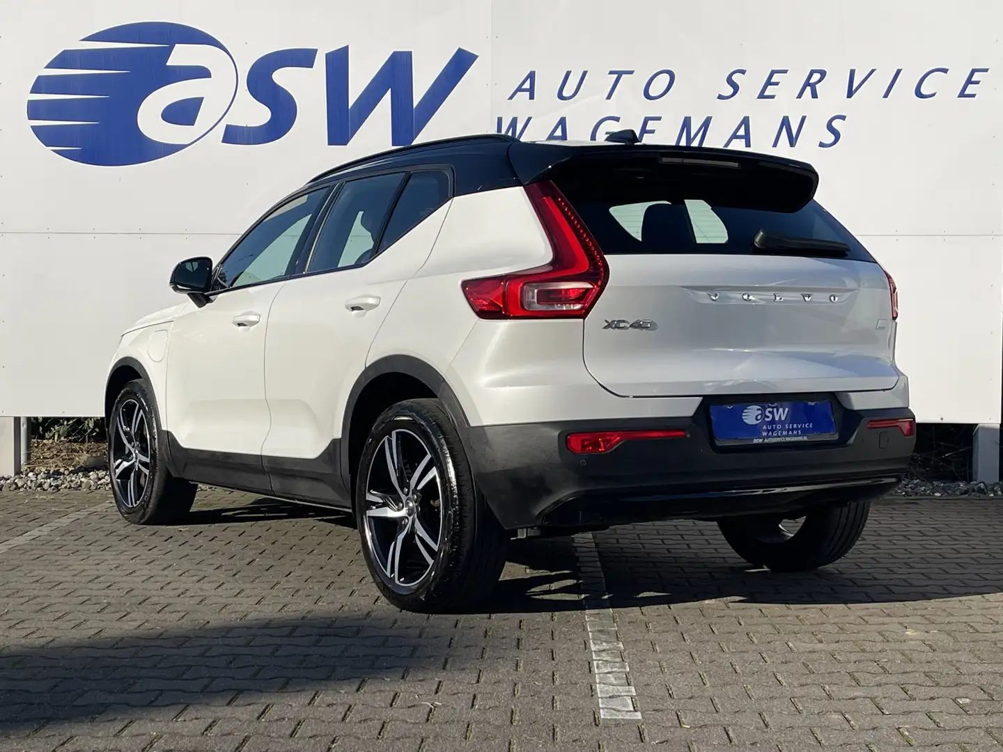 Volvo XC40 1.5 T4 Recharge R-Design | Navi | Trekhaak | CarPl Wit - 2
