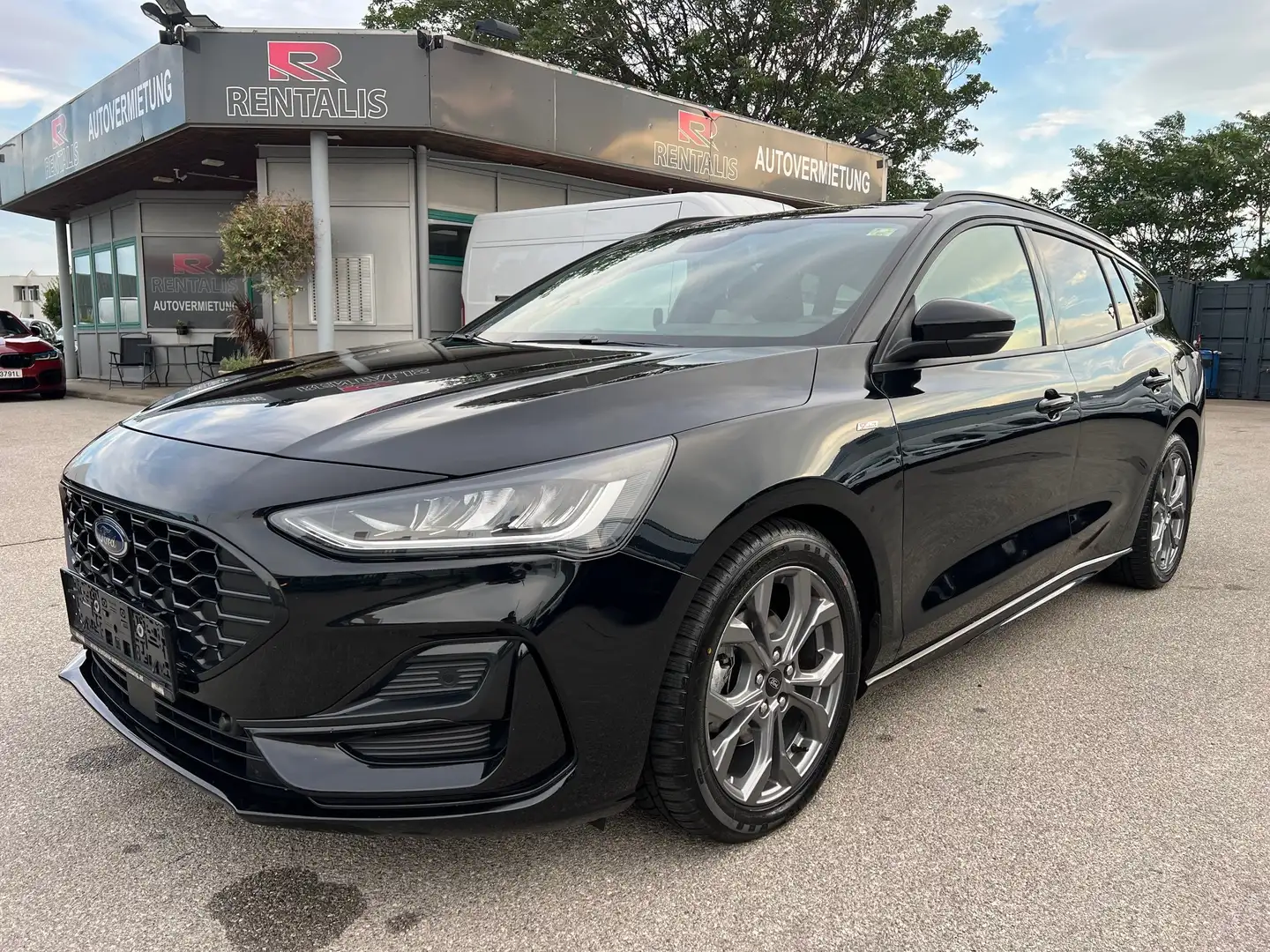 Ford Focus Turnier EcoBlue Aut. ST-Line/VOLL *ABVERKAUF* Schwarz - 1