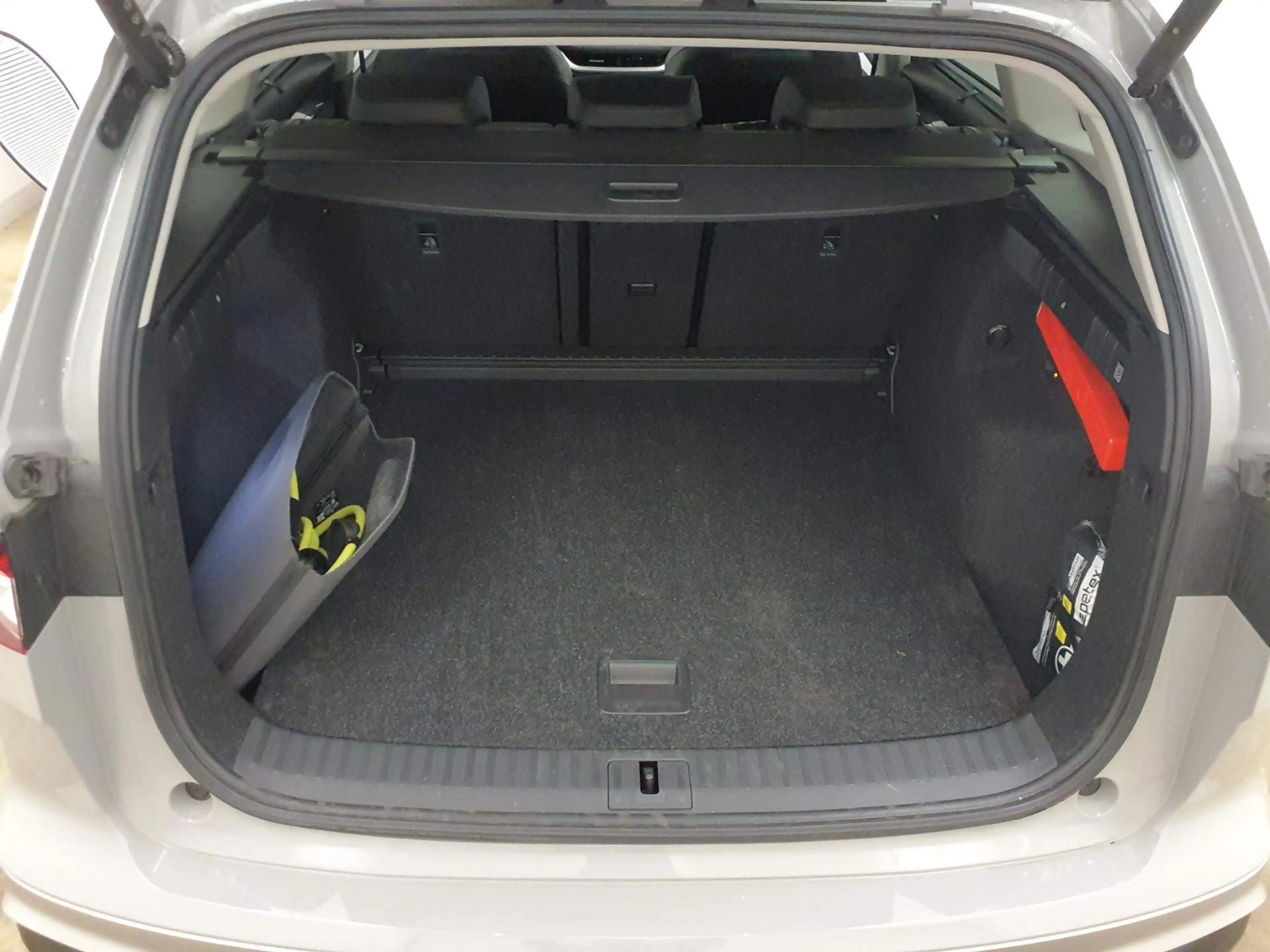 Skoda Enyaq 82kWh LOFT +AHK +MATRIX +CANTON +360° +HuD +LM +N — photo 8
