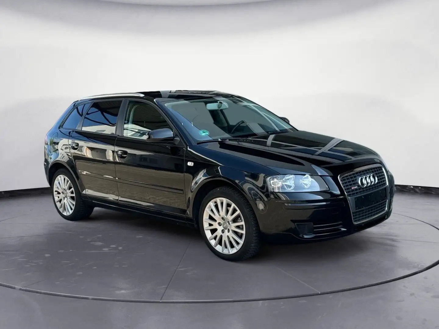 Audi A3 Sportback 2.0 TDI Attraction Automatik Schwarz - 2