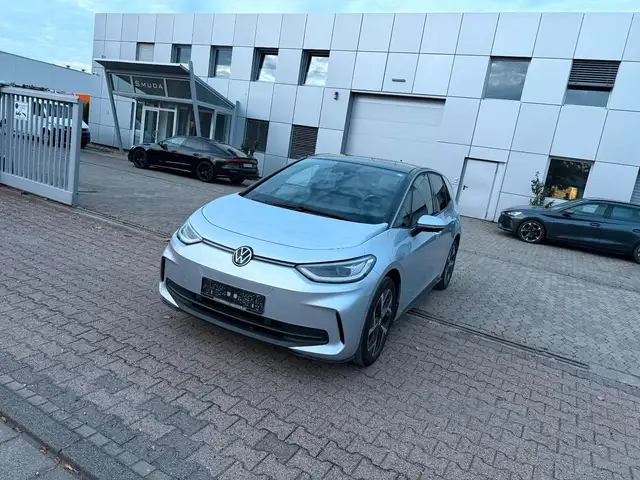 Volkswagen ID.3 Pro 150 kW DCC*PANO*AHK*KAMERA*STDHZ*ACC*