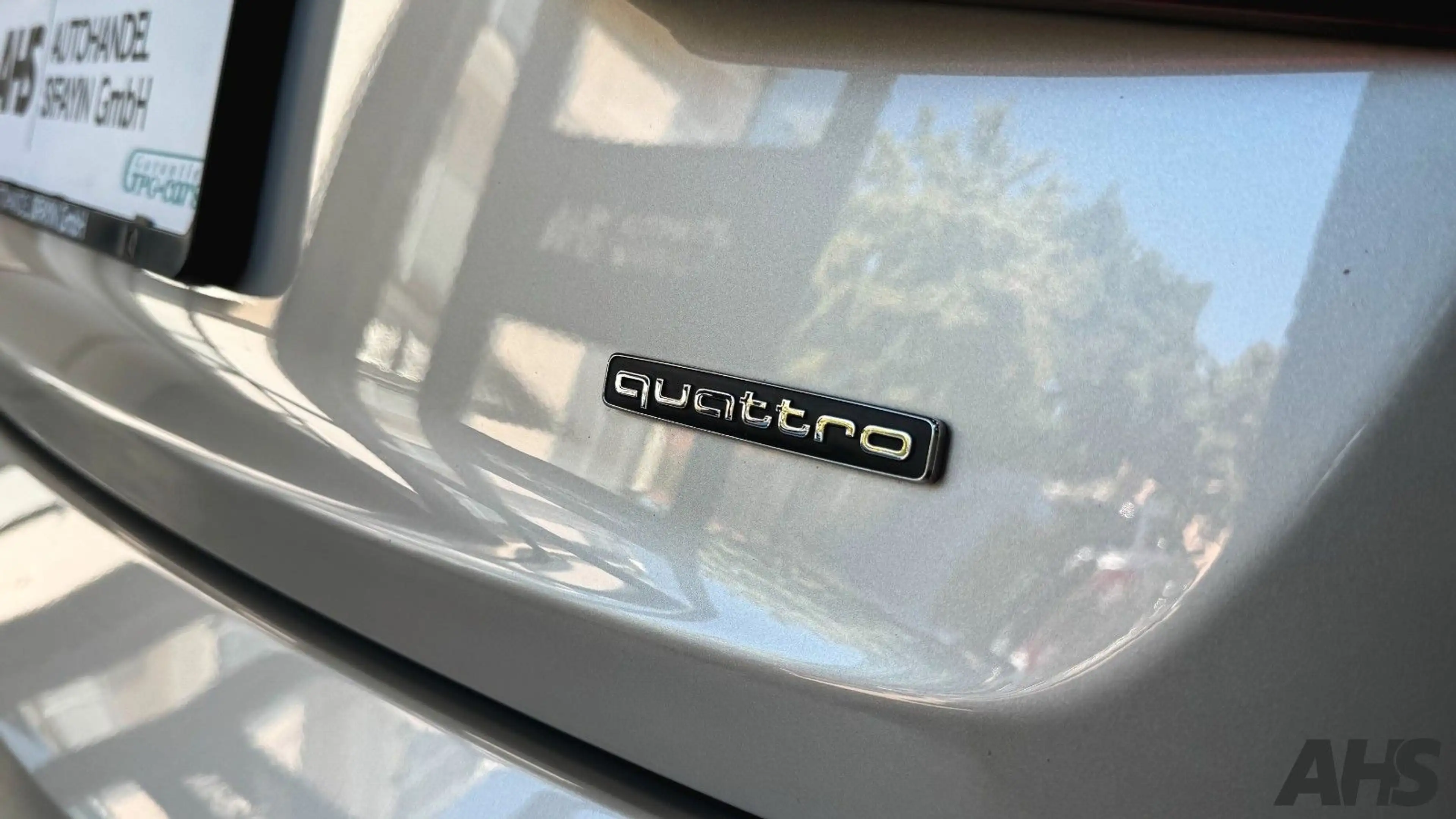 Audi Q3 sport quattro S Line — photo 11