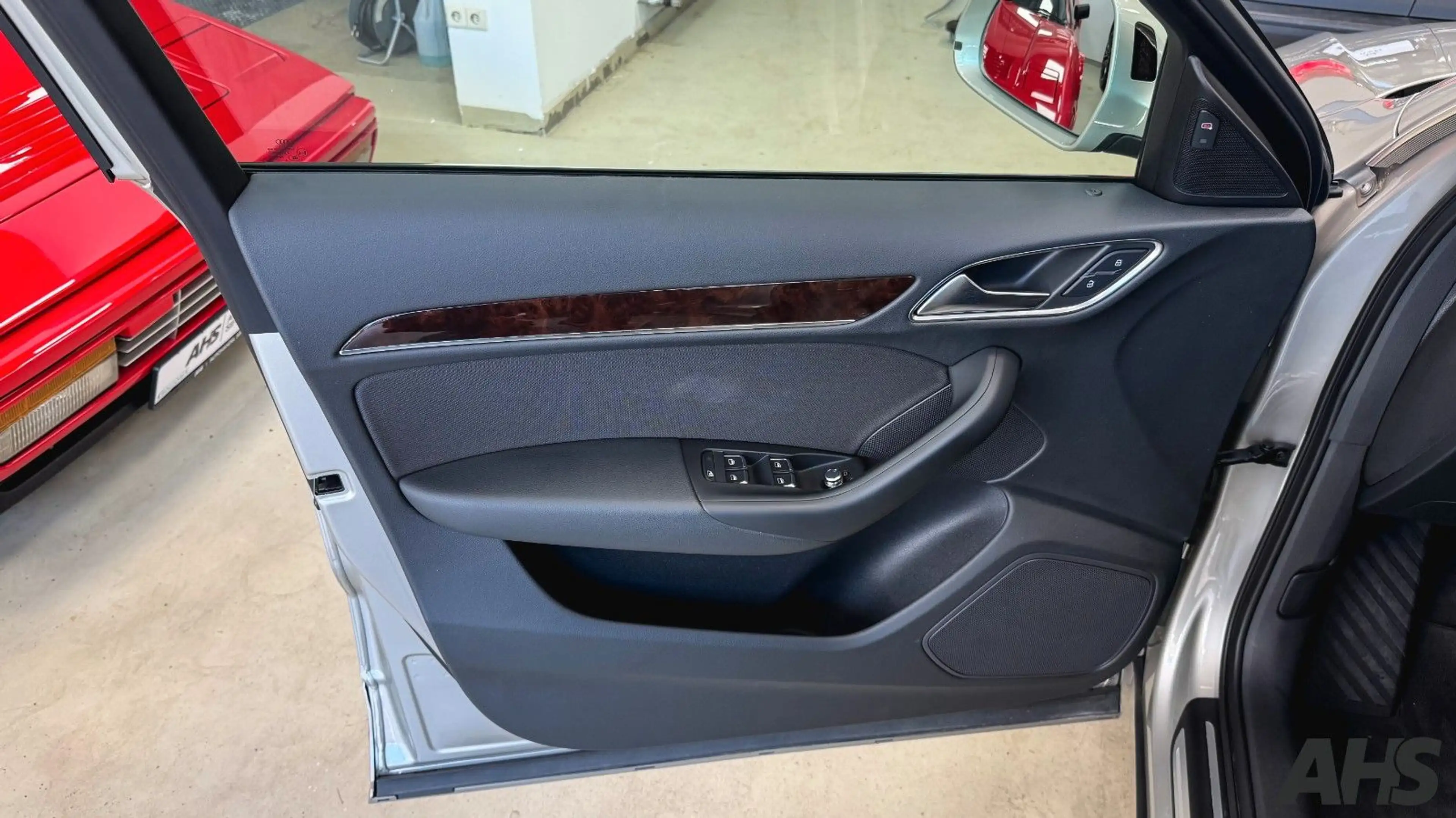 Audi Q3 sport quattro S Line — photo 12