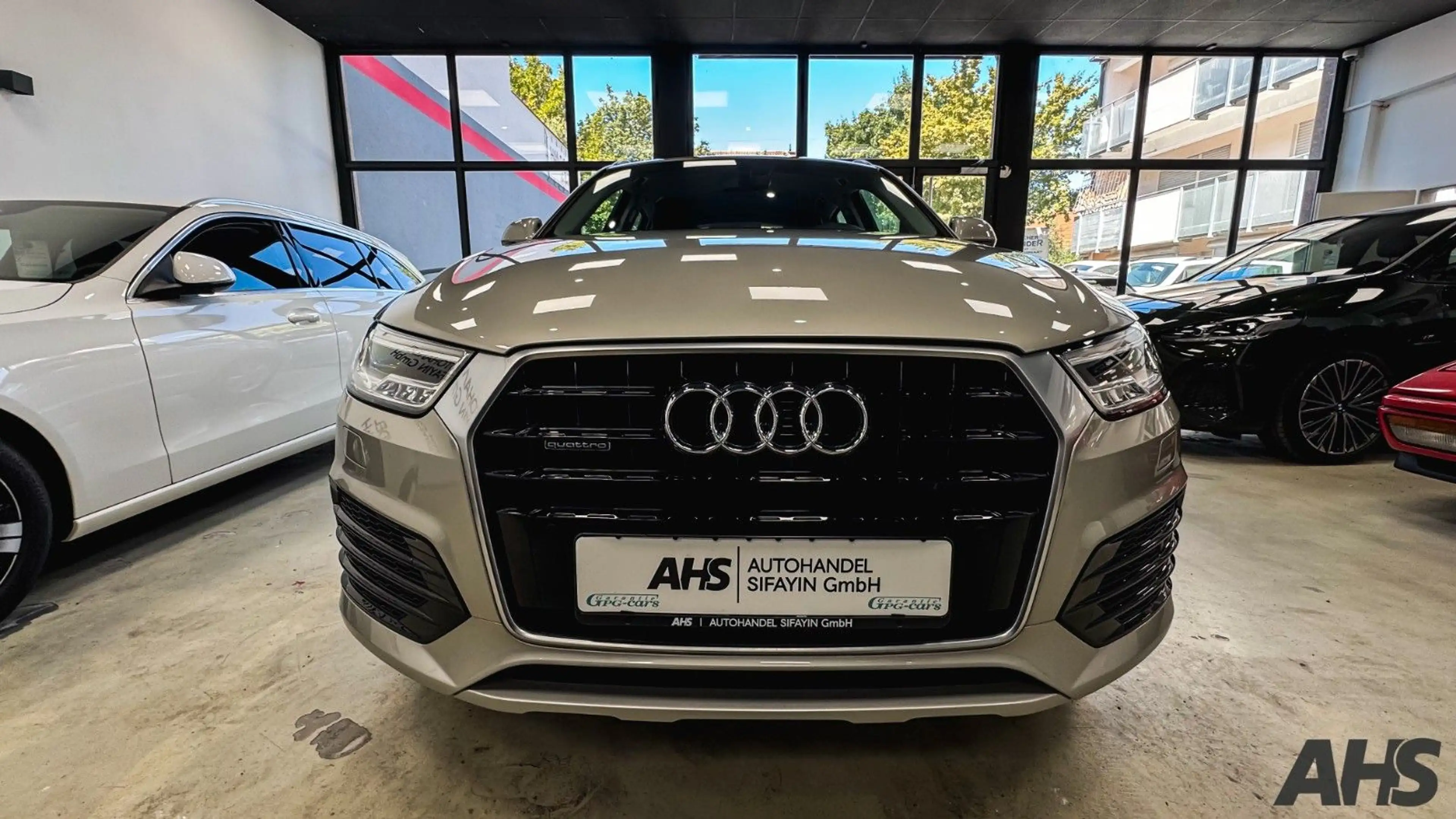 Audi Q3 sport quattro S Line — photo 2
