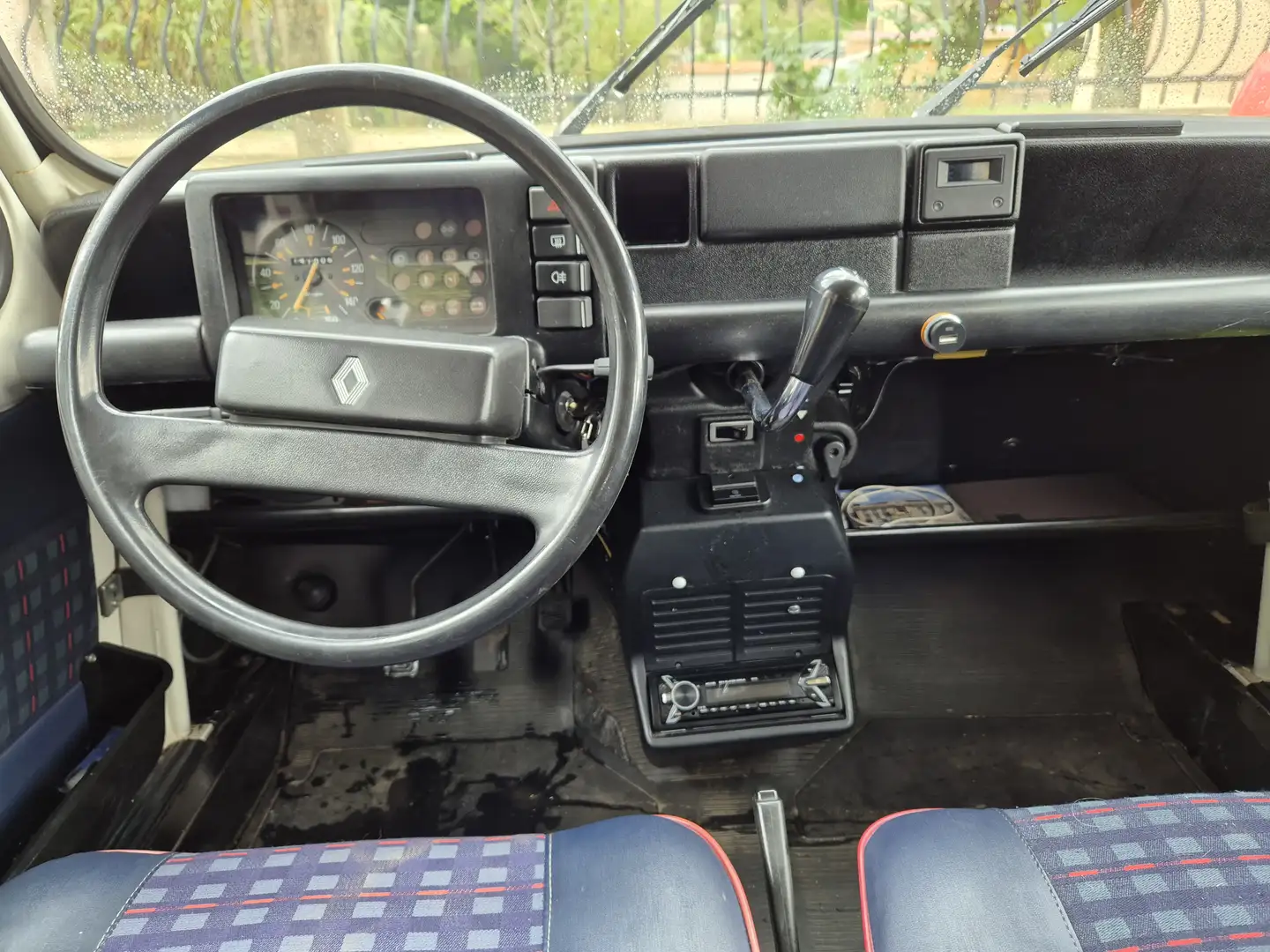 Renault R 4 4 GTL Clan - 2