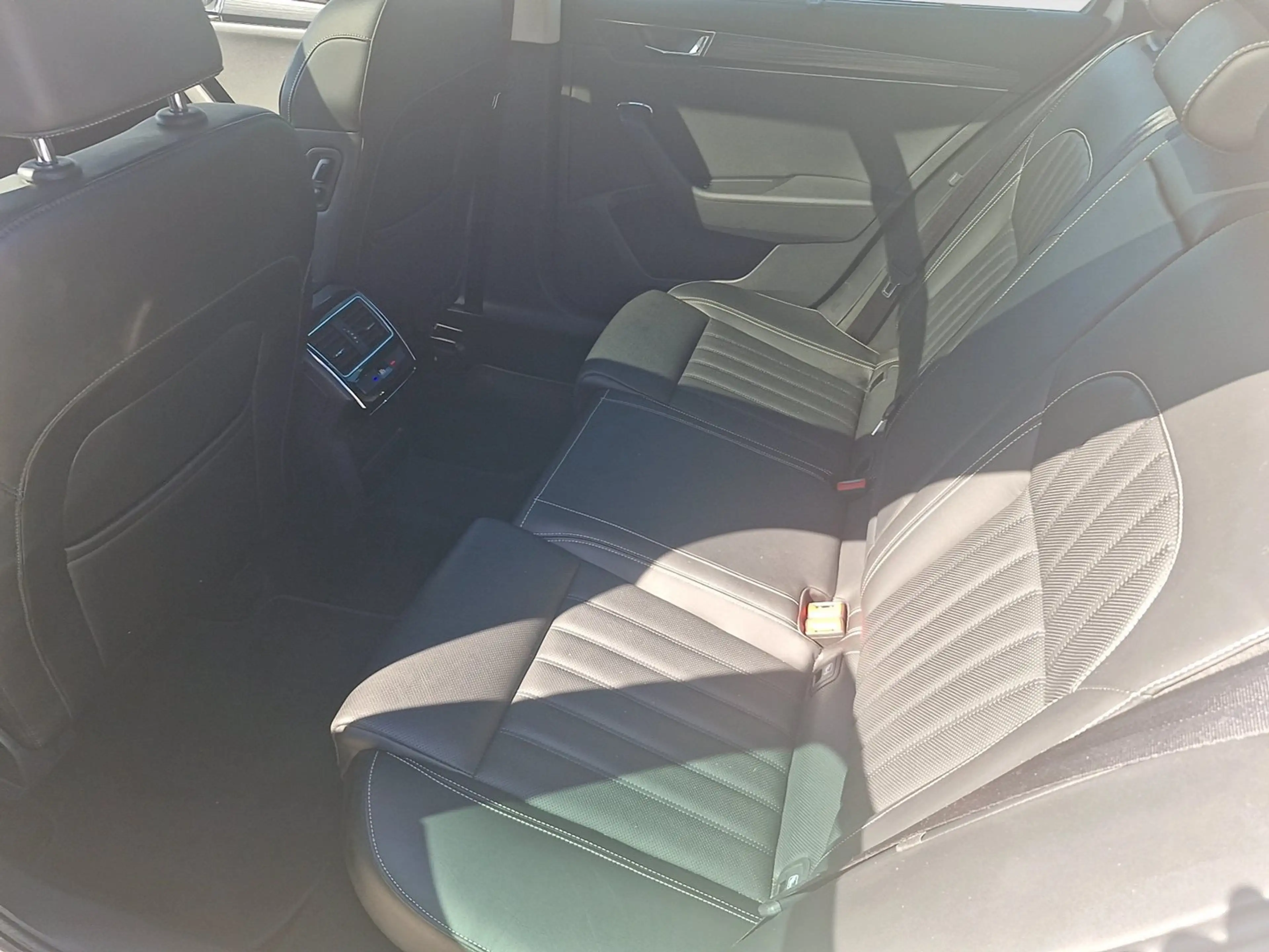 Skoda Superb Style TDI DSG — photo 12