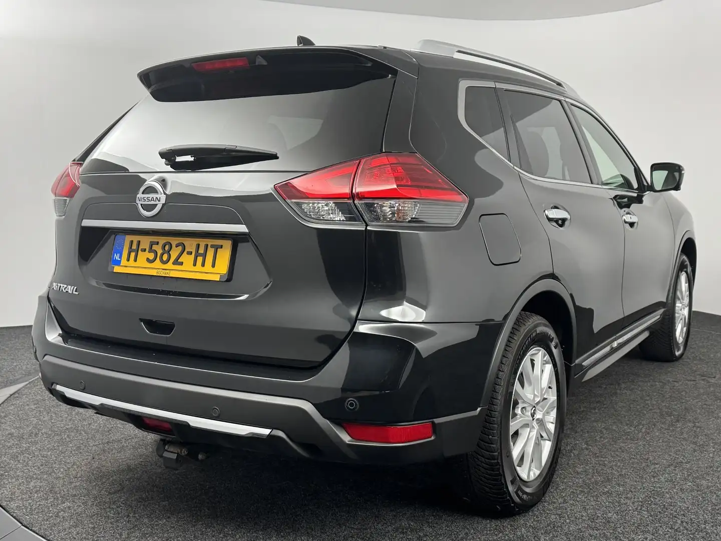 Nissan X-Trail 1.3 DIG-T Business Edition | Panoramadak | Leder | Zwart - 2