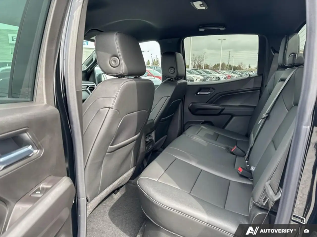 GMC Canyon photo GMC Canyon