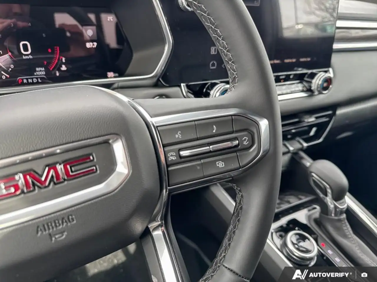 GMC Canyon photo GMC Canyon