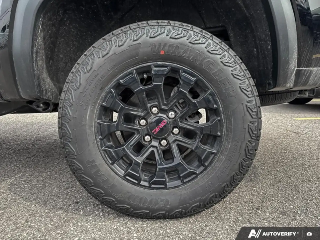 GMC Canyon photo GMC Canyon