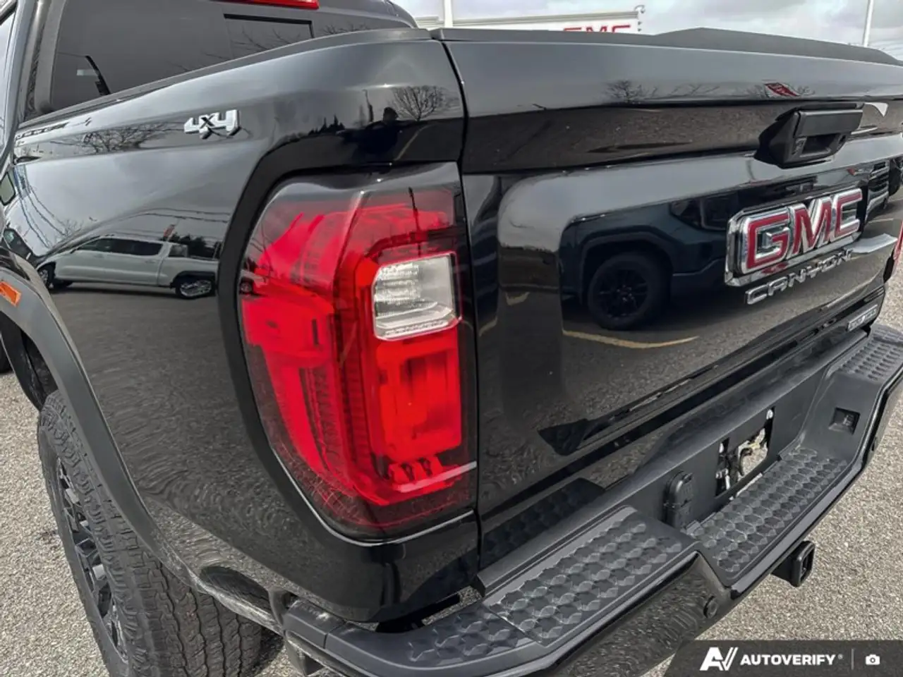 GMC Canyon photo GMC Canyon
