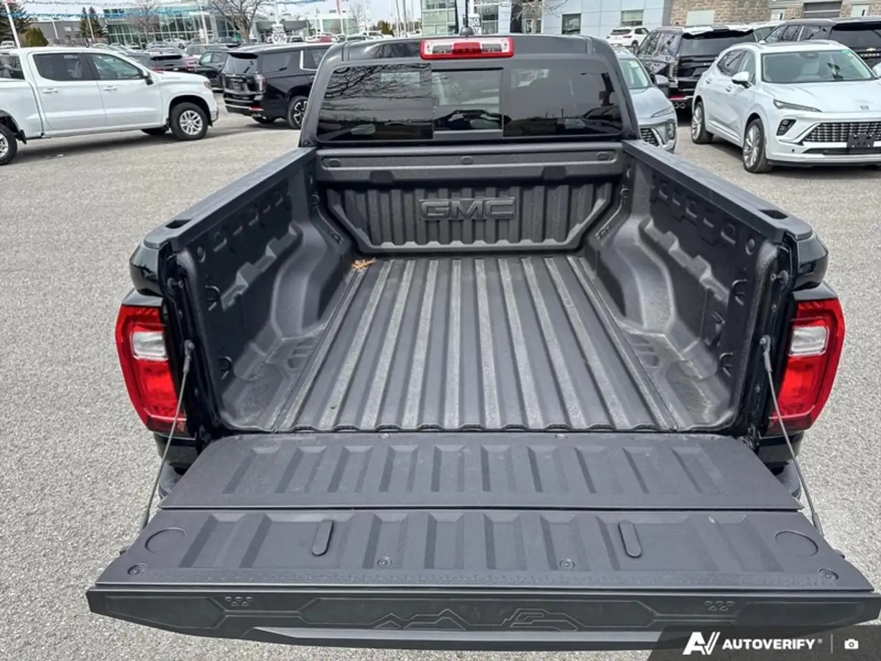 GMC Canyon photo GMC Canyon