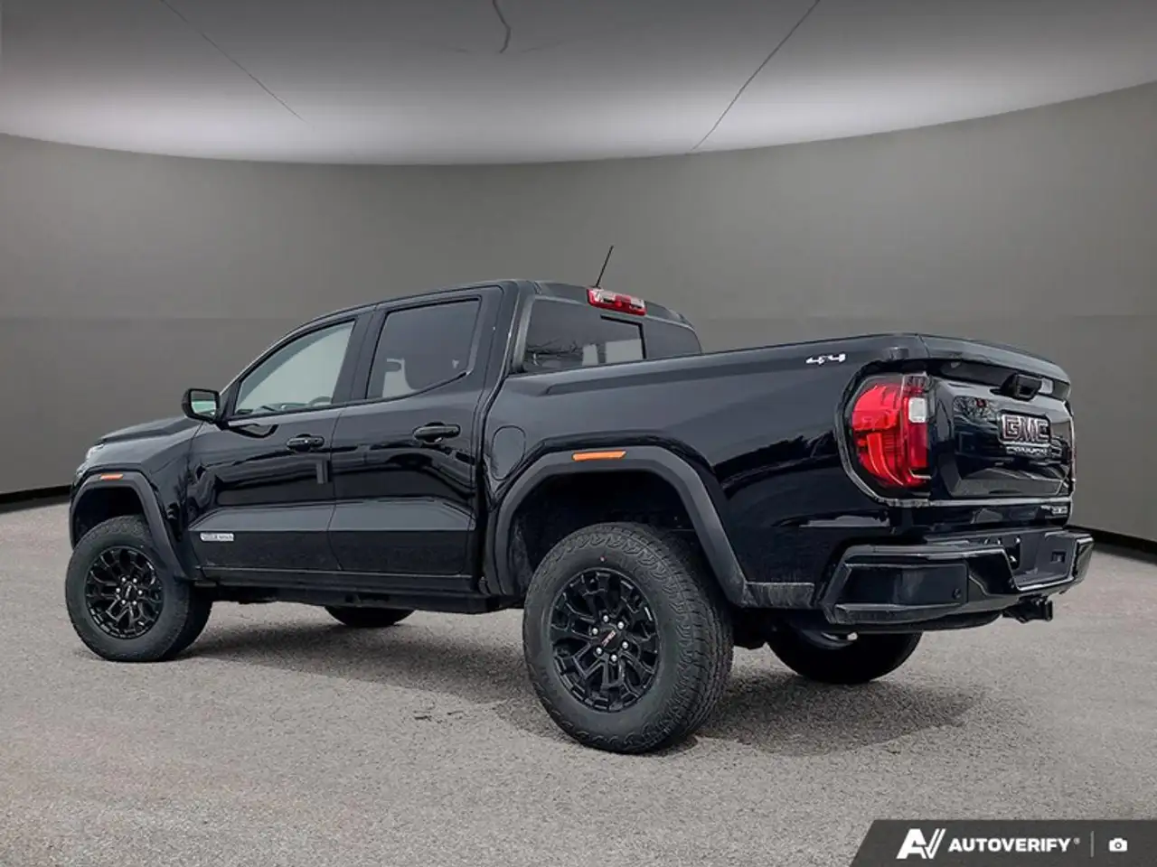 GMC Canyon photo GMC Canyon