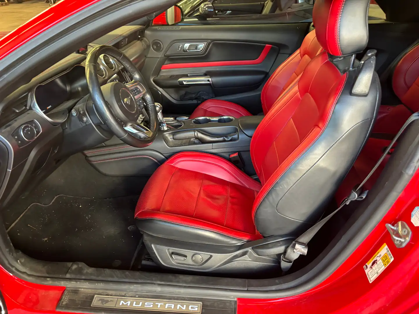 Ford Mustang Mustang Convertible 5.0 Ti-VCT V8 GT (EU6.2) Rood - 2