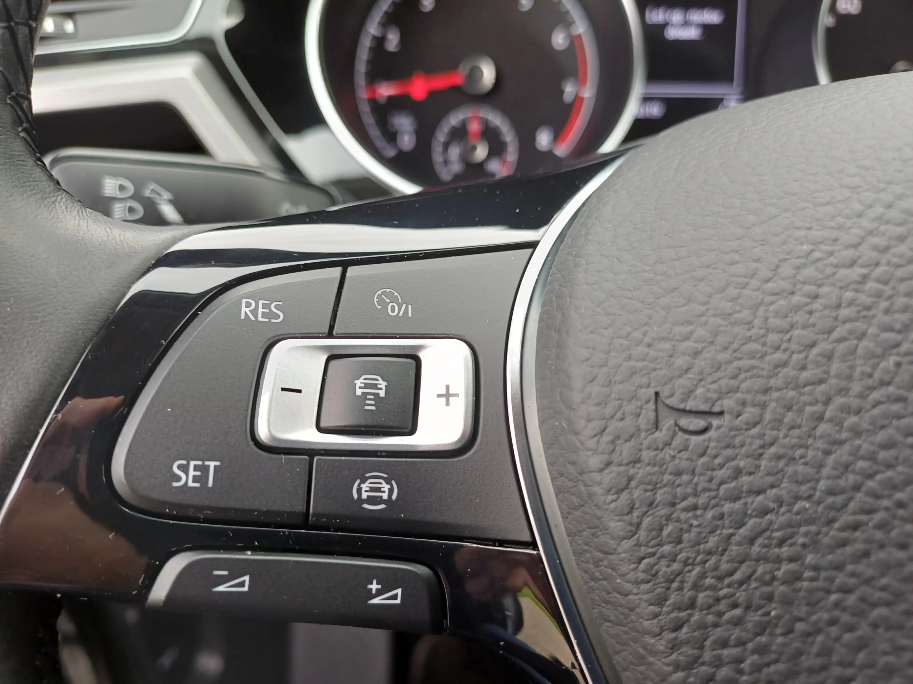 Volkswagen Touran 1.5 TSI Comfortline 7-Pers. /Clima/Cruise/Carplay/ — photo 41