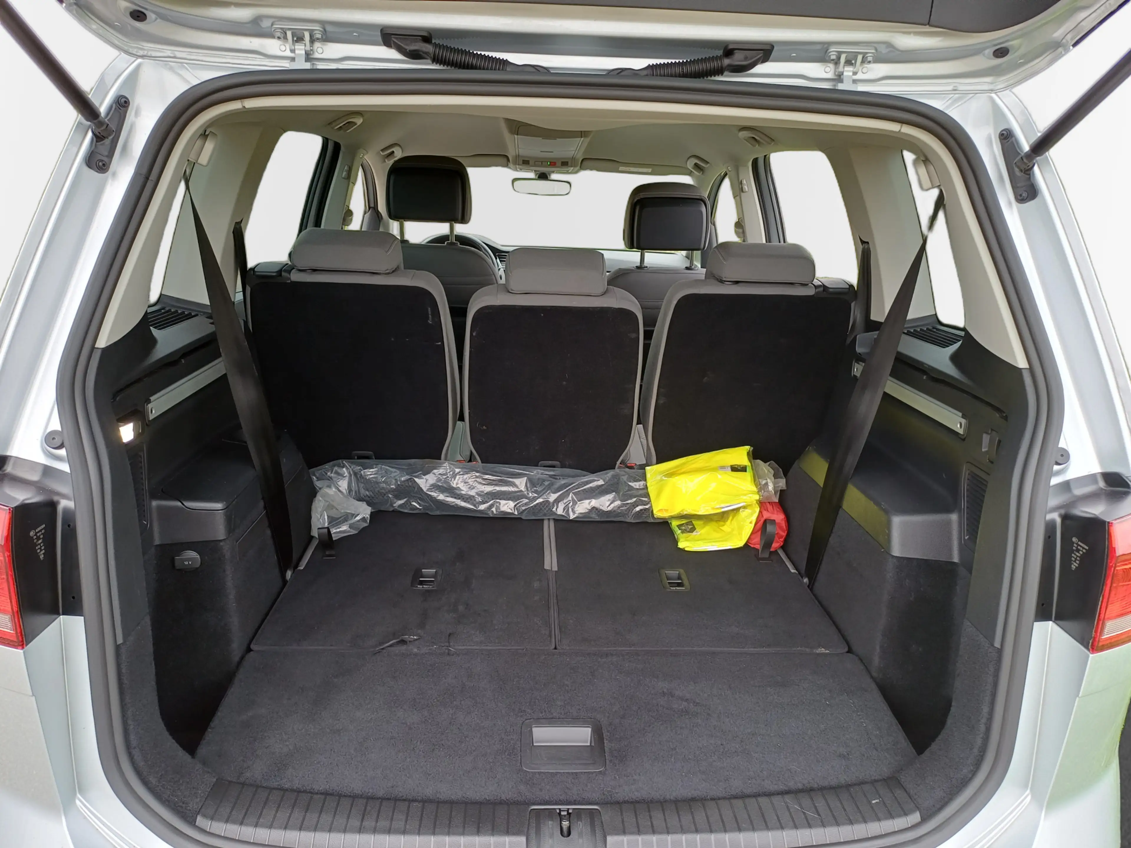Volkswagen Touran 1.5 TSI Comfortline 7-Pers. /Clima/Cruise/Carplay/ — photo 30