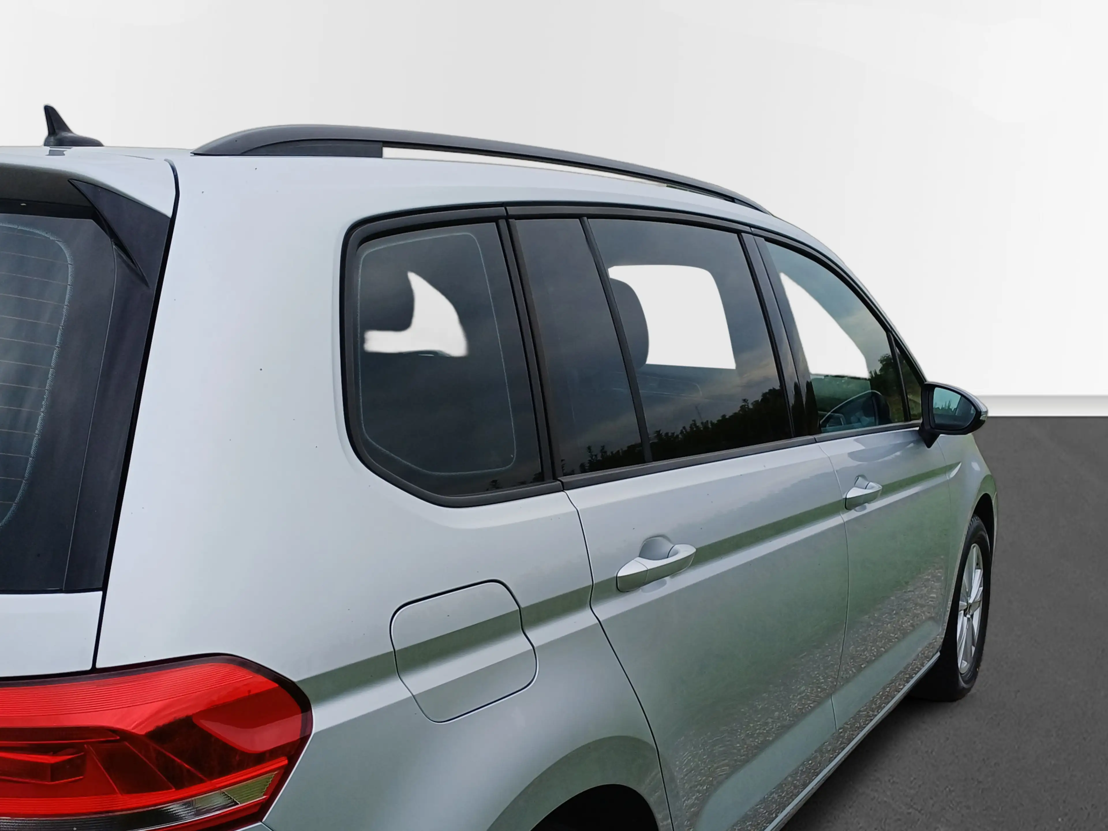Volkswagen Touran 1.5 TSI Comfortline 7-Pers. /Clima/Cruise/Carplay/ — photo 14