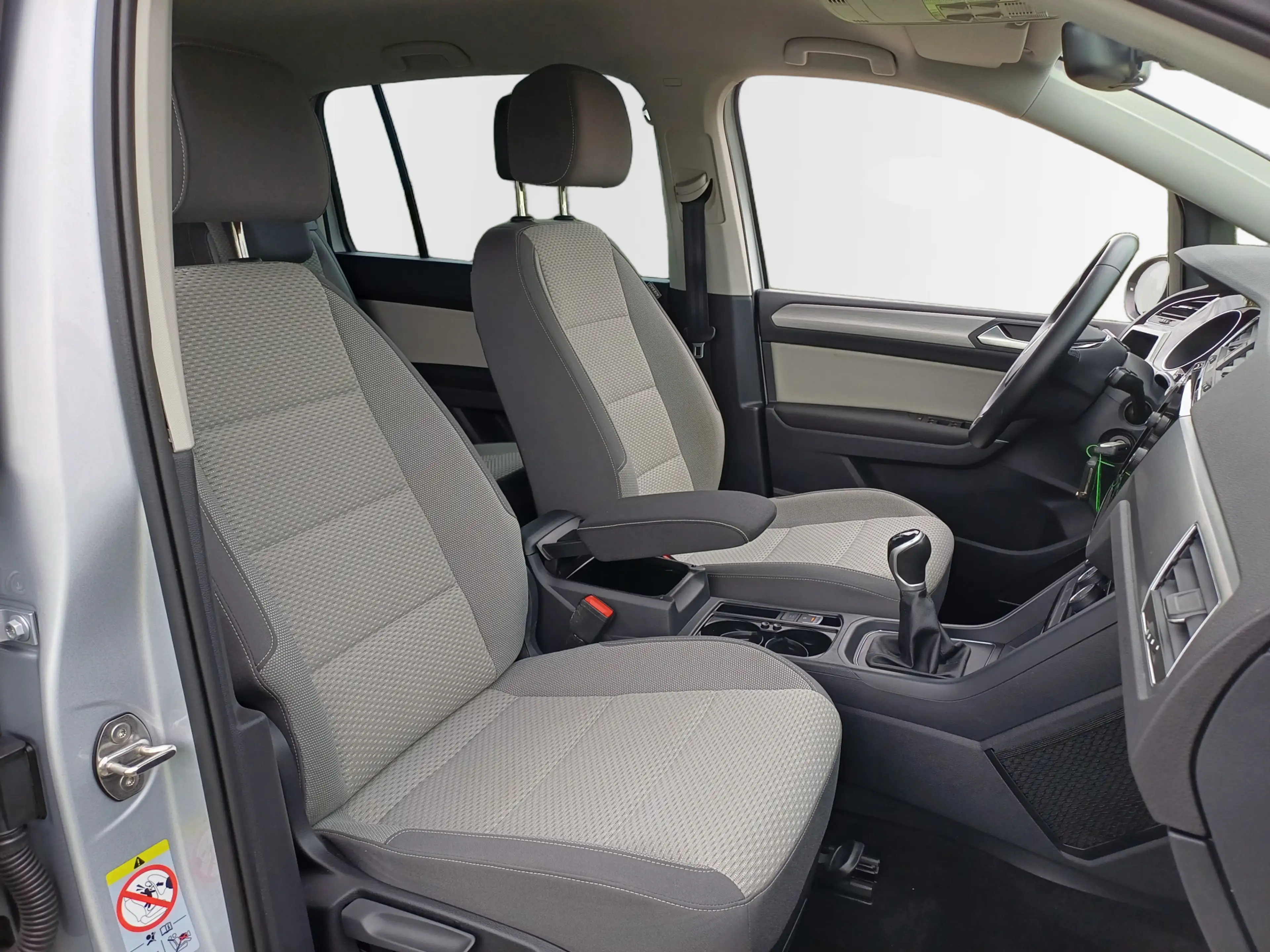 Volkswagen Touran 1.5 TSI Comfortline 7-Pers. /Clima/Cruise/Carplay/ — photo 33