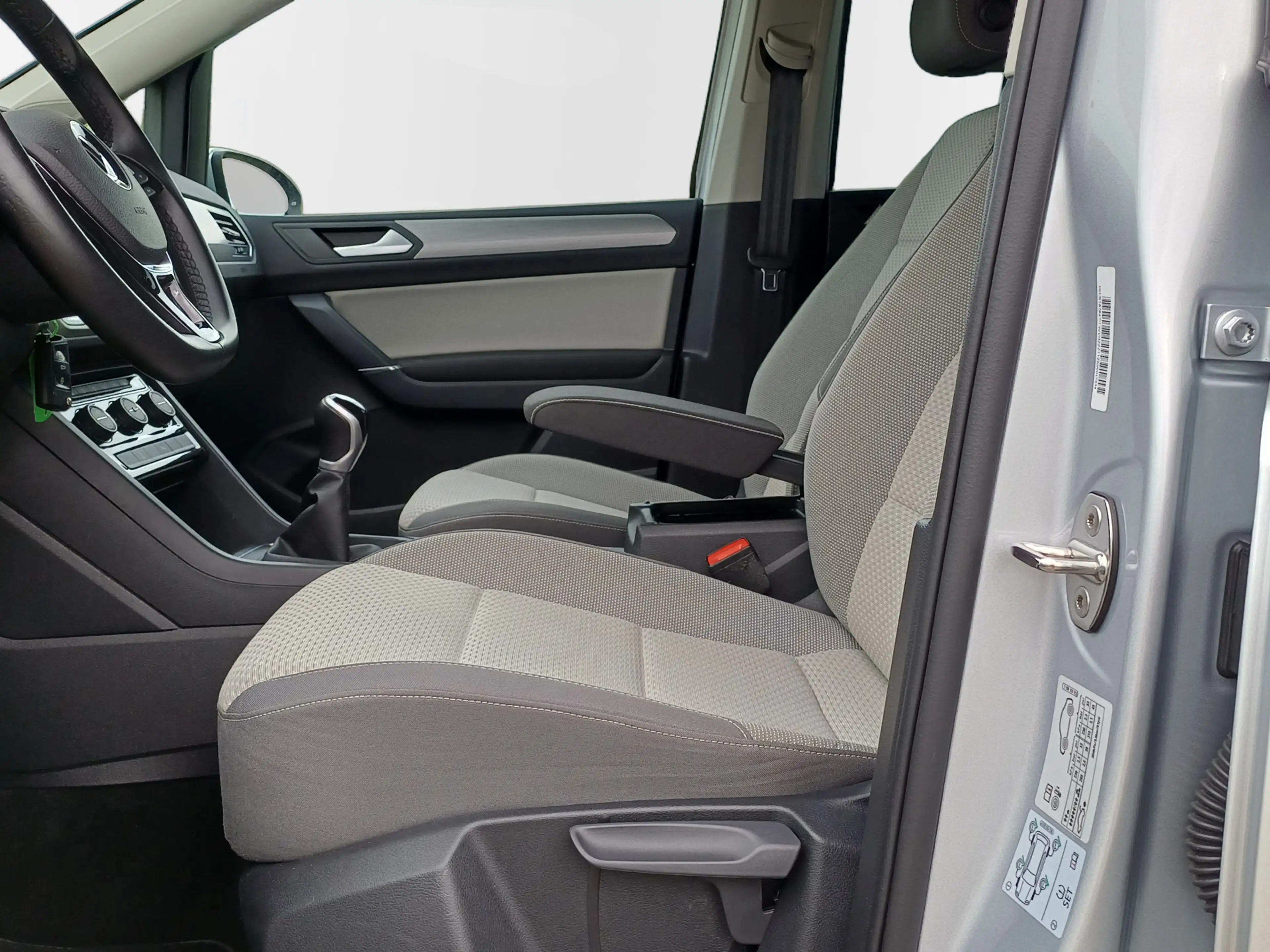 Volkswagen Touran 1.5 TSI Comfortline 7-Pers. /Clima/Cruise/Carplay/ — photo 20