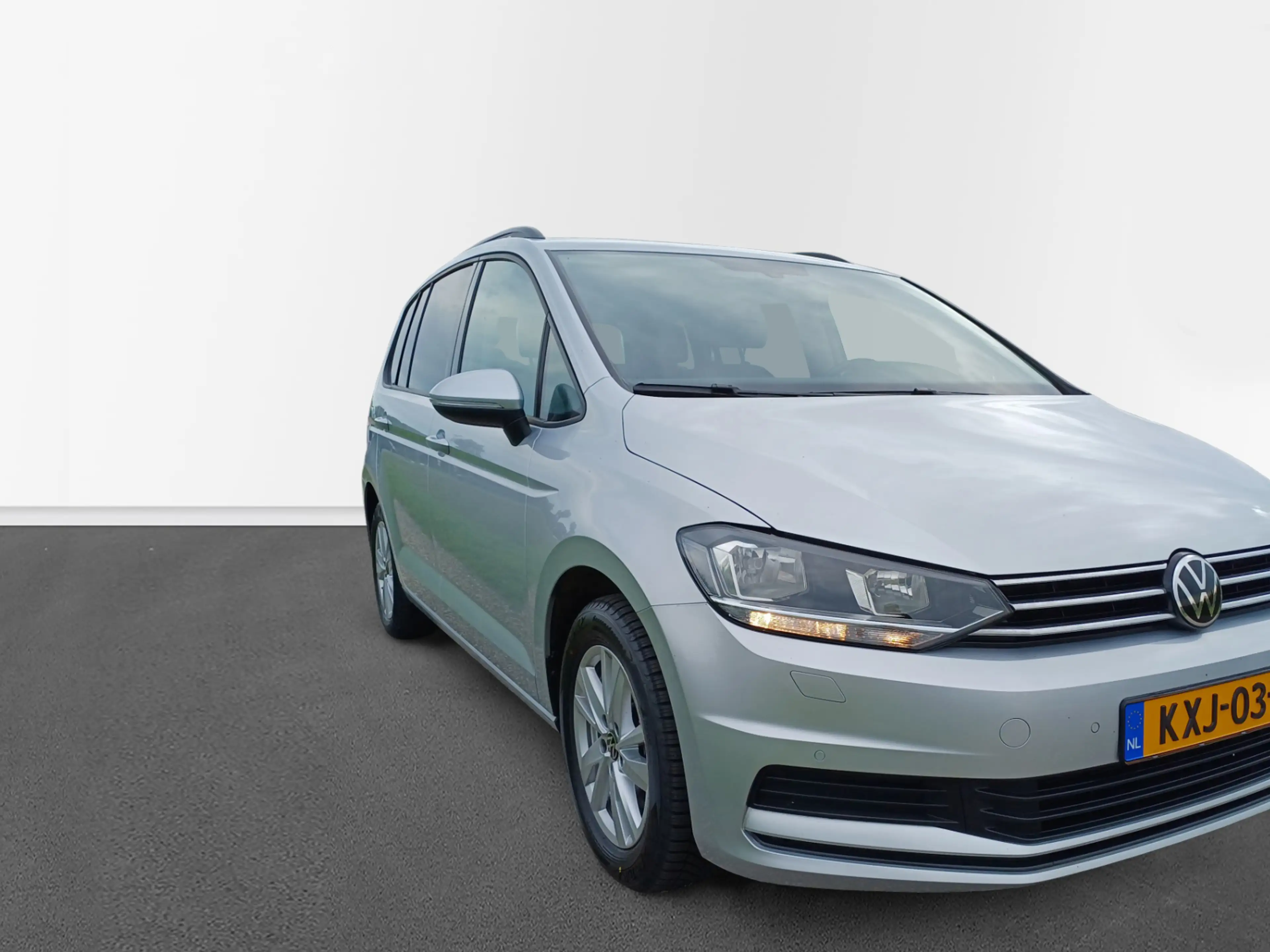 Volkswagen Touran 1.5 TSI Comfortline 7-Pers. /Clima/Cruise/Carplay/ — photo 17