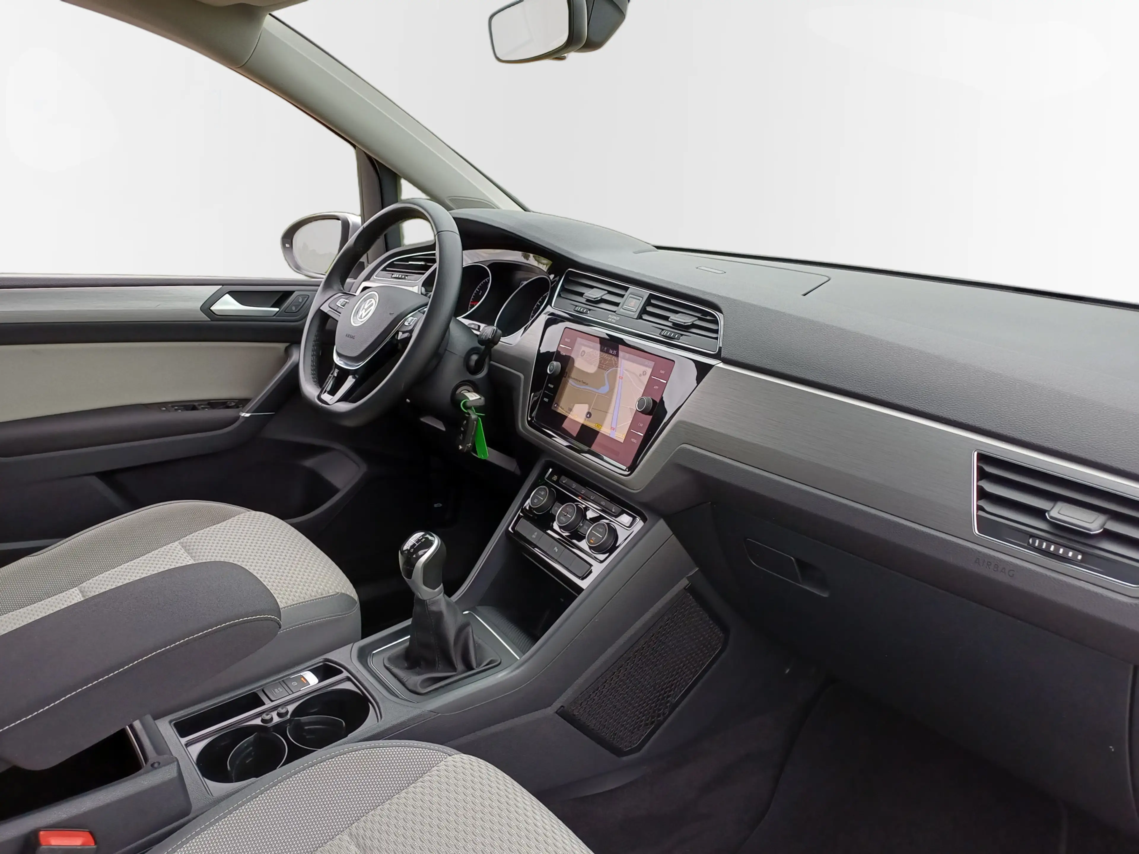 Volkswagen Touran 1.5 TSI Comfortline 7-Pers. /Clima/Cruise/Carplay/ — photo 32