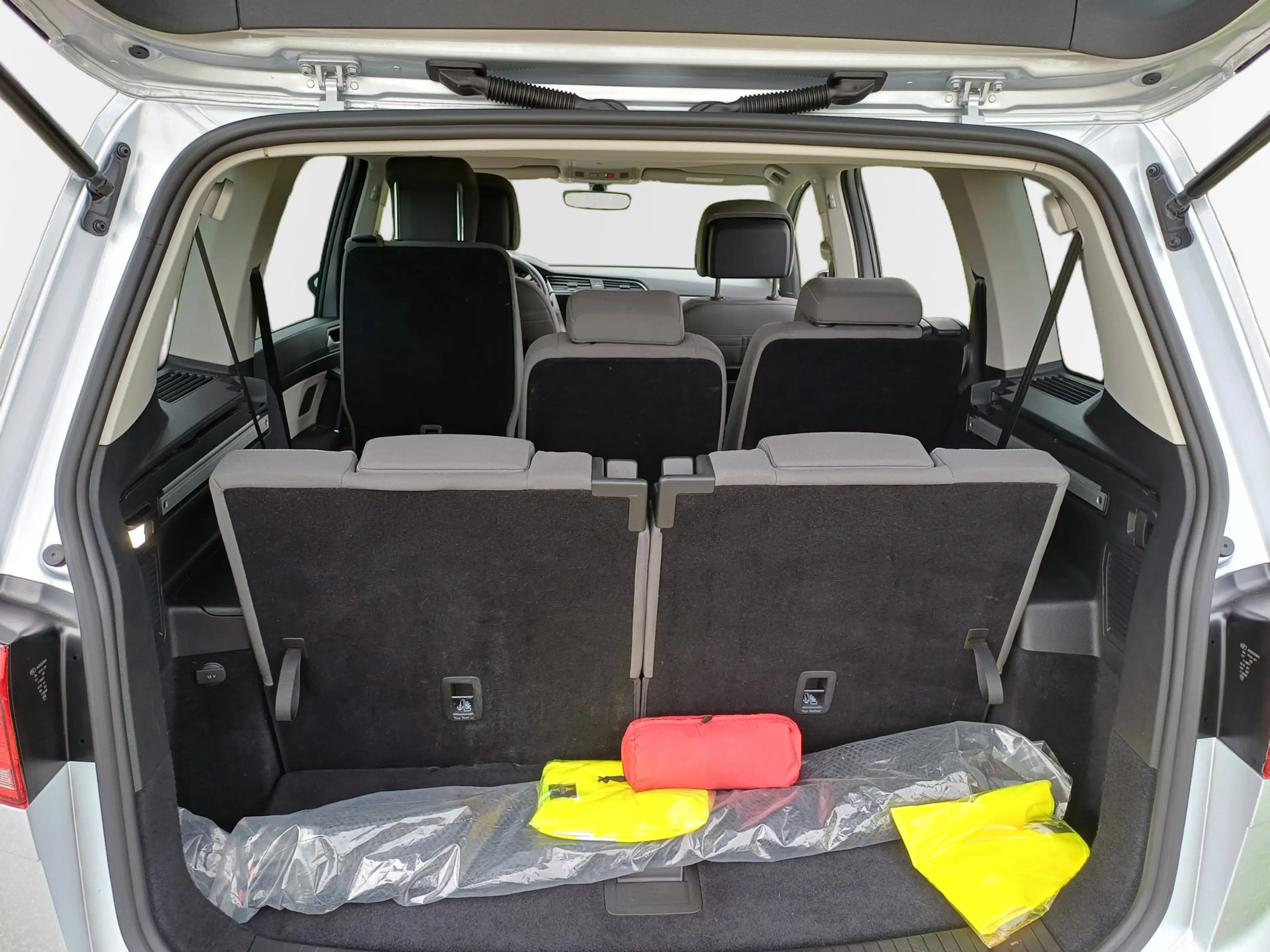 Volkswagen Touran 1.5 TSI Comfortline 7-Pers. /Clima/Cruise/Carplay/ — photo 26