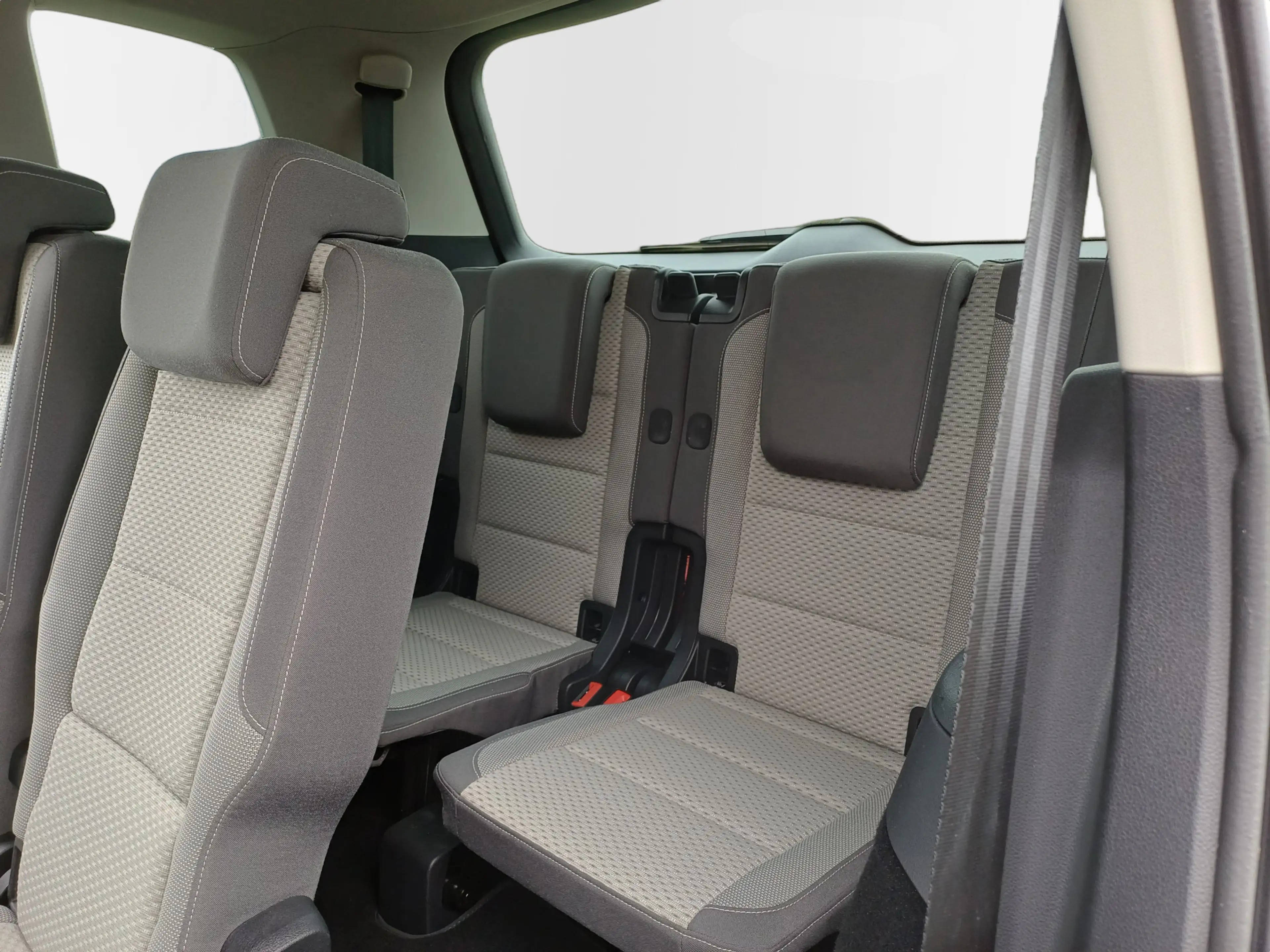 Volkswagen Touran 1.5 TSI Comfortline 7-Pers. /Clima/Cruise/Carplay/ — photo 25