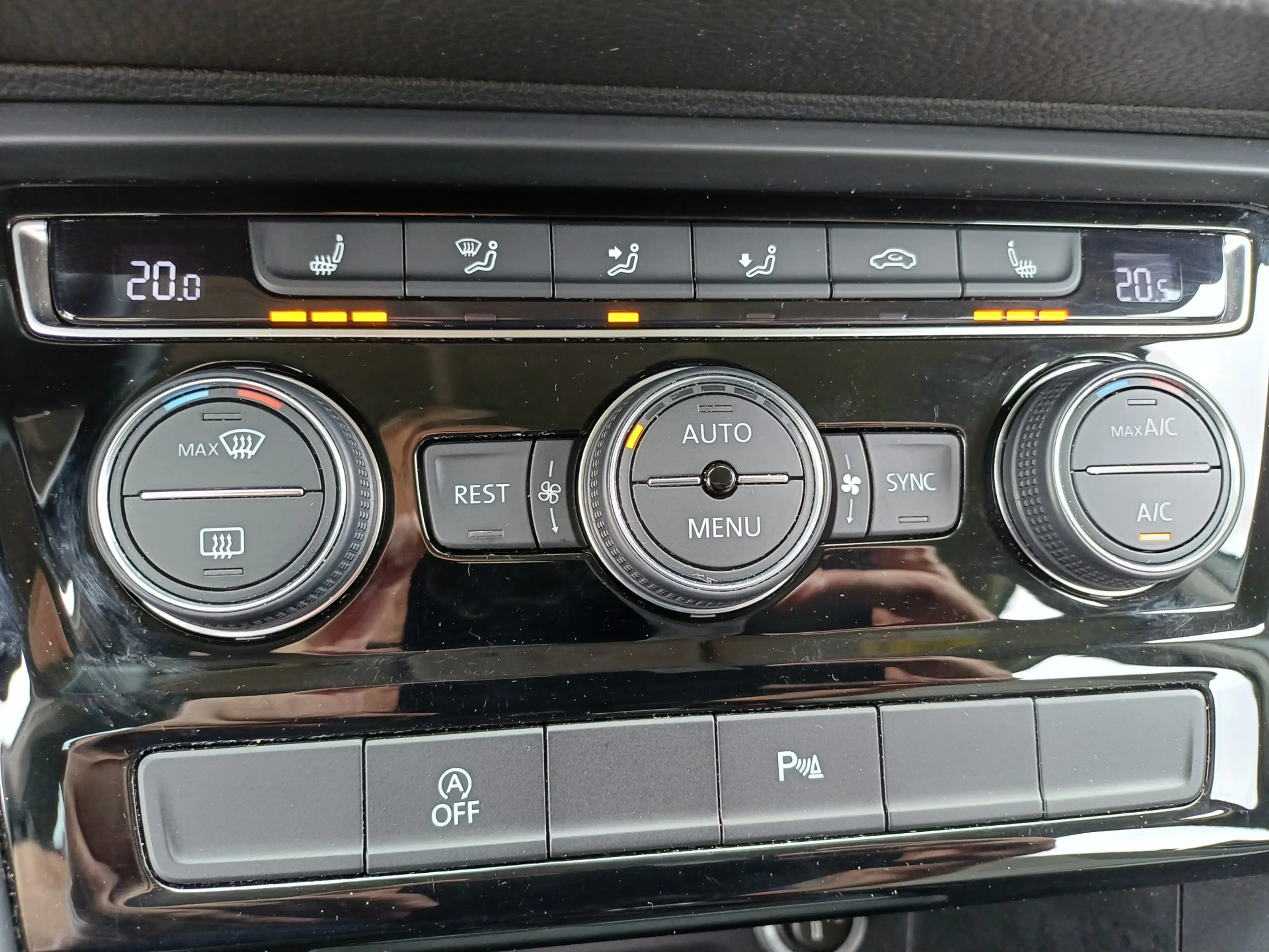 Volkswagen Touran 1.5 TSI Comfortline 7-Pers. /Clima/Cruise/Carplay/ — photo 35
