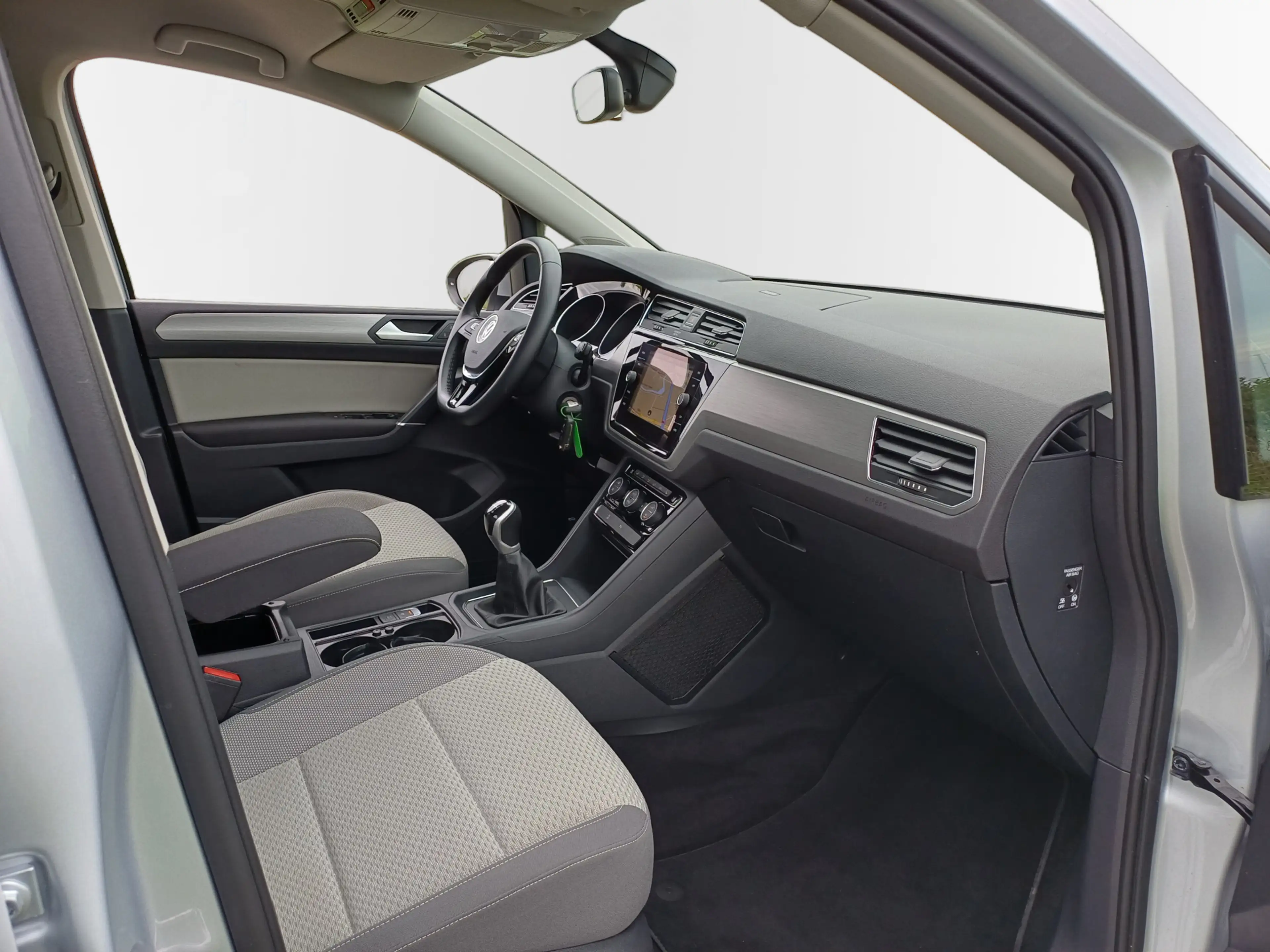 Volkswagen Touran 1.5 TSI Comfortline 7-Pers. /Clima/Cruise/Carplay/ — photo 31