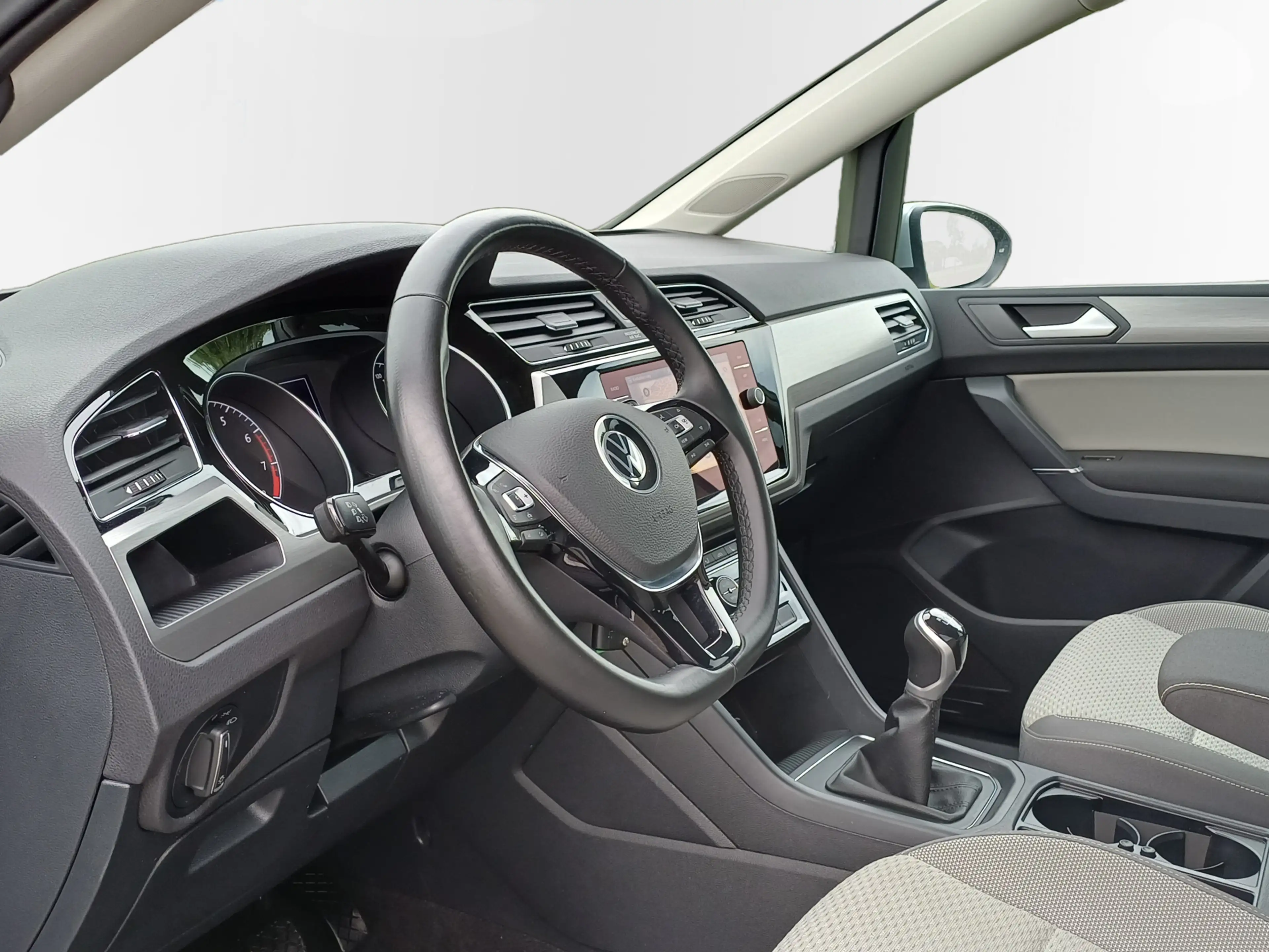 Volkswagen Touran 1.5 TSI Comfortline 7-Pers. /Clima/Cruise/Carplay/ — photo 19