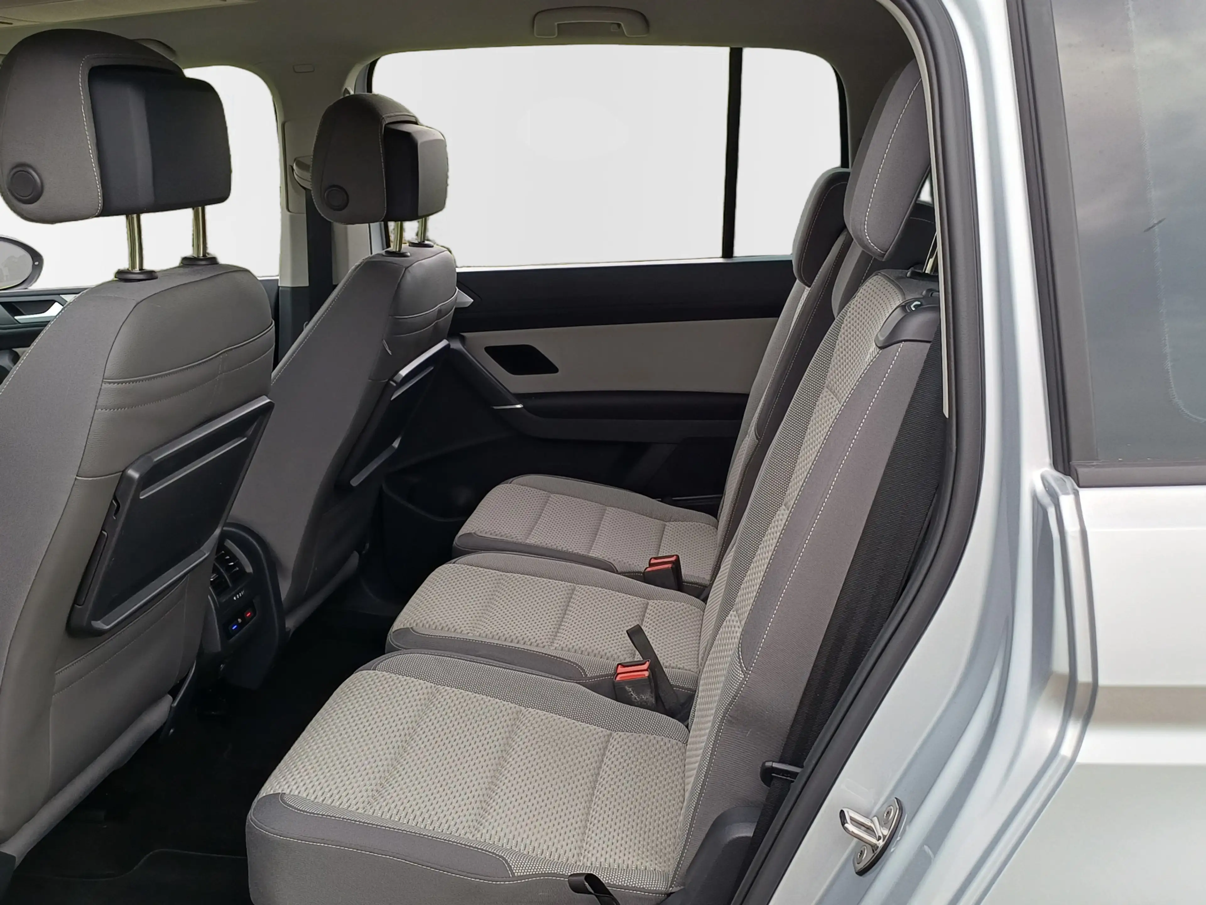 Volkswagen Touran 1.5 TSI Comfortline 7-Pers. /Clima/Cruise/Carplay/ — photo 22