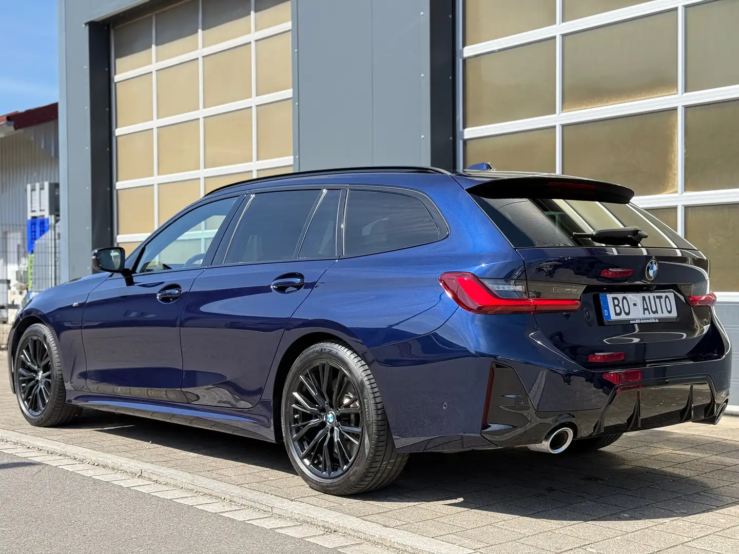 BMW 320 d xDrive M-SPORT Pano Memory ACC+ Keyless Leder Bleu - 2