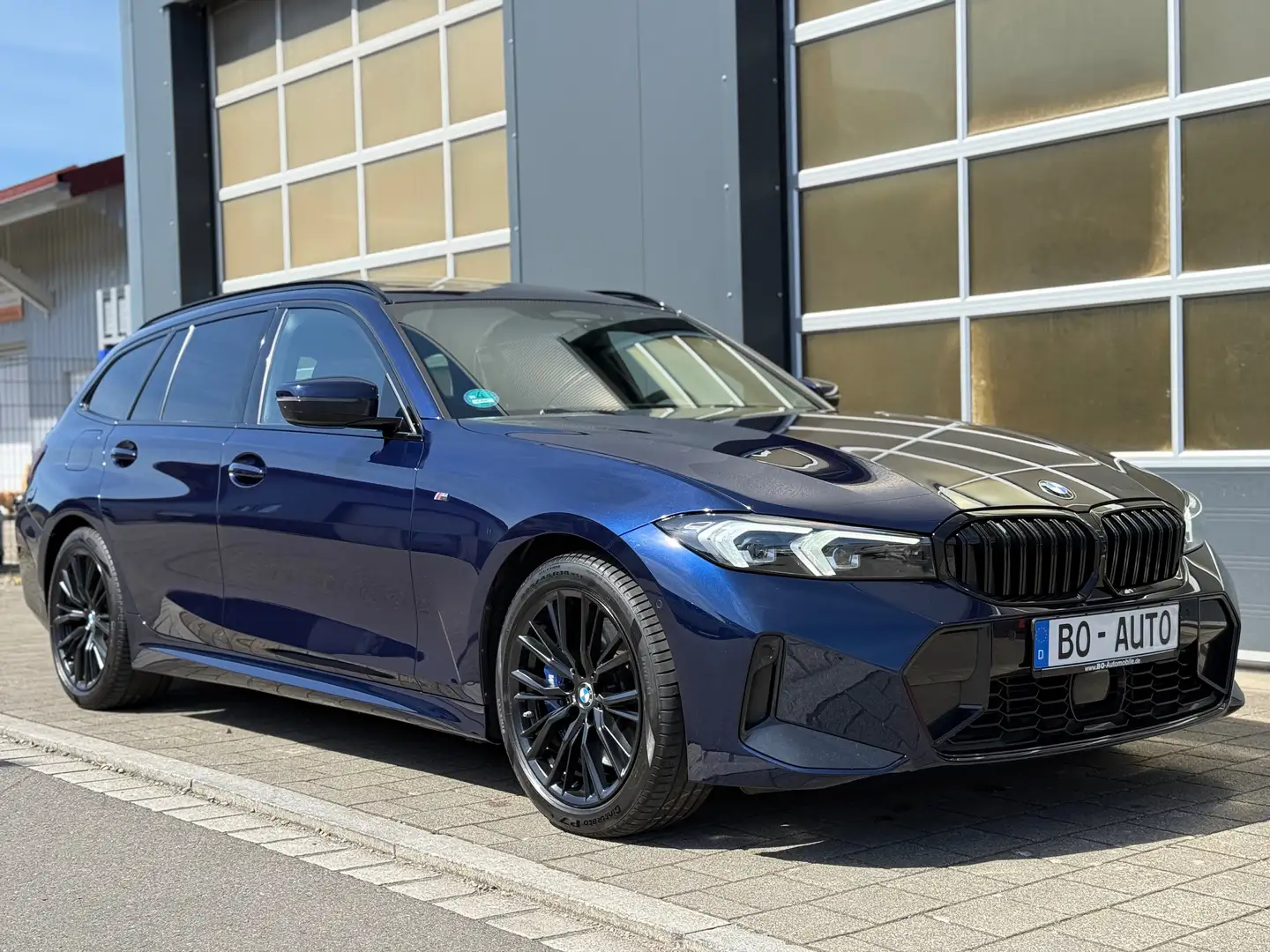 BMW 320 d xDrive M-SPORT Pano Memory ACC+ Keyless Leder Bleu - 1