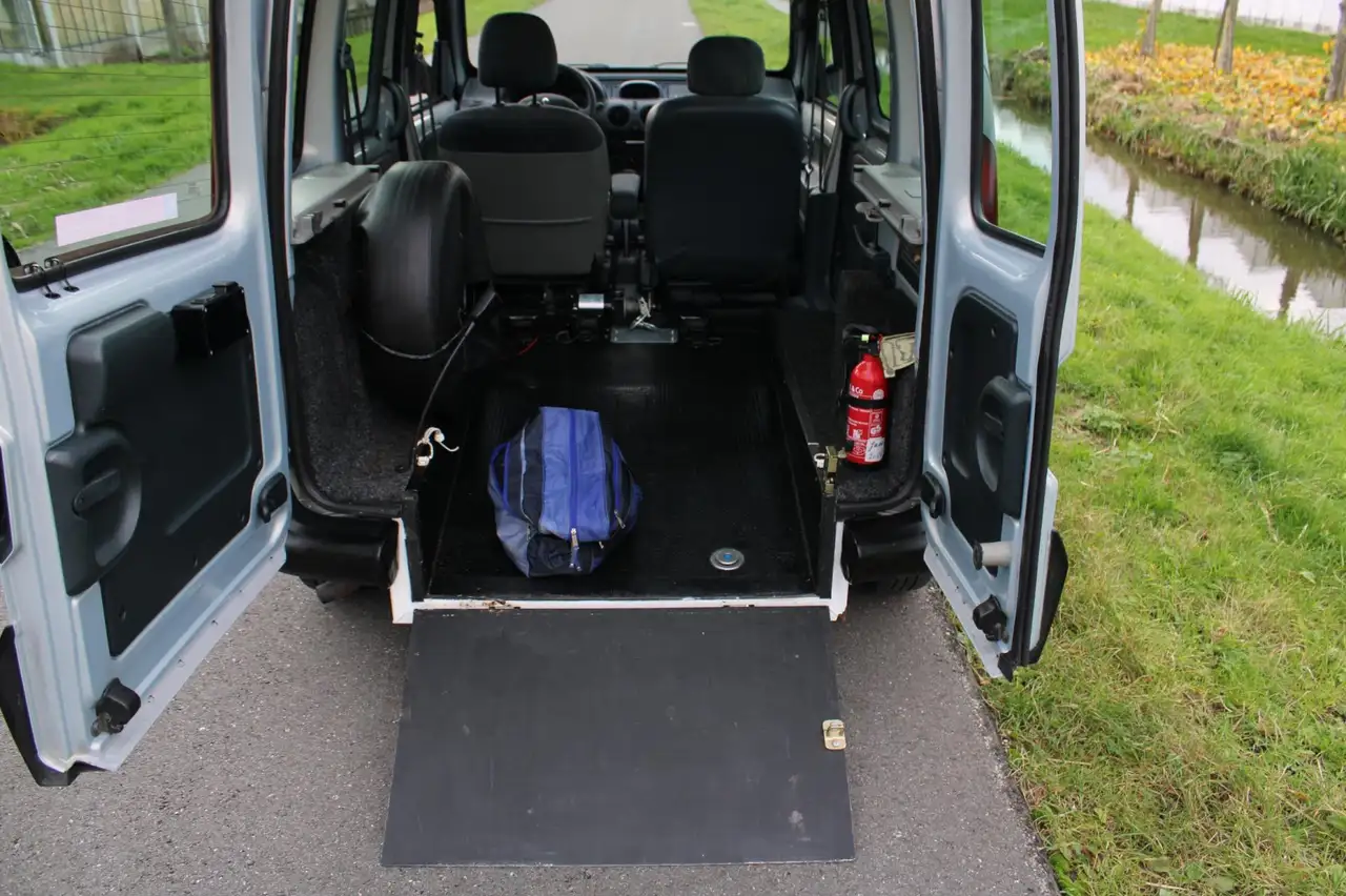 Renault Kangoo 1.4 RXE Automaat Rolstoelvervoer met Knielsysteem, foto 10