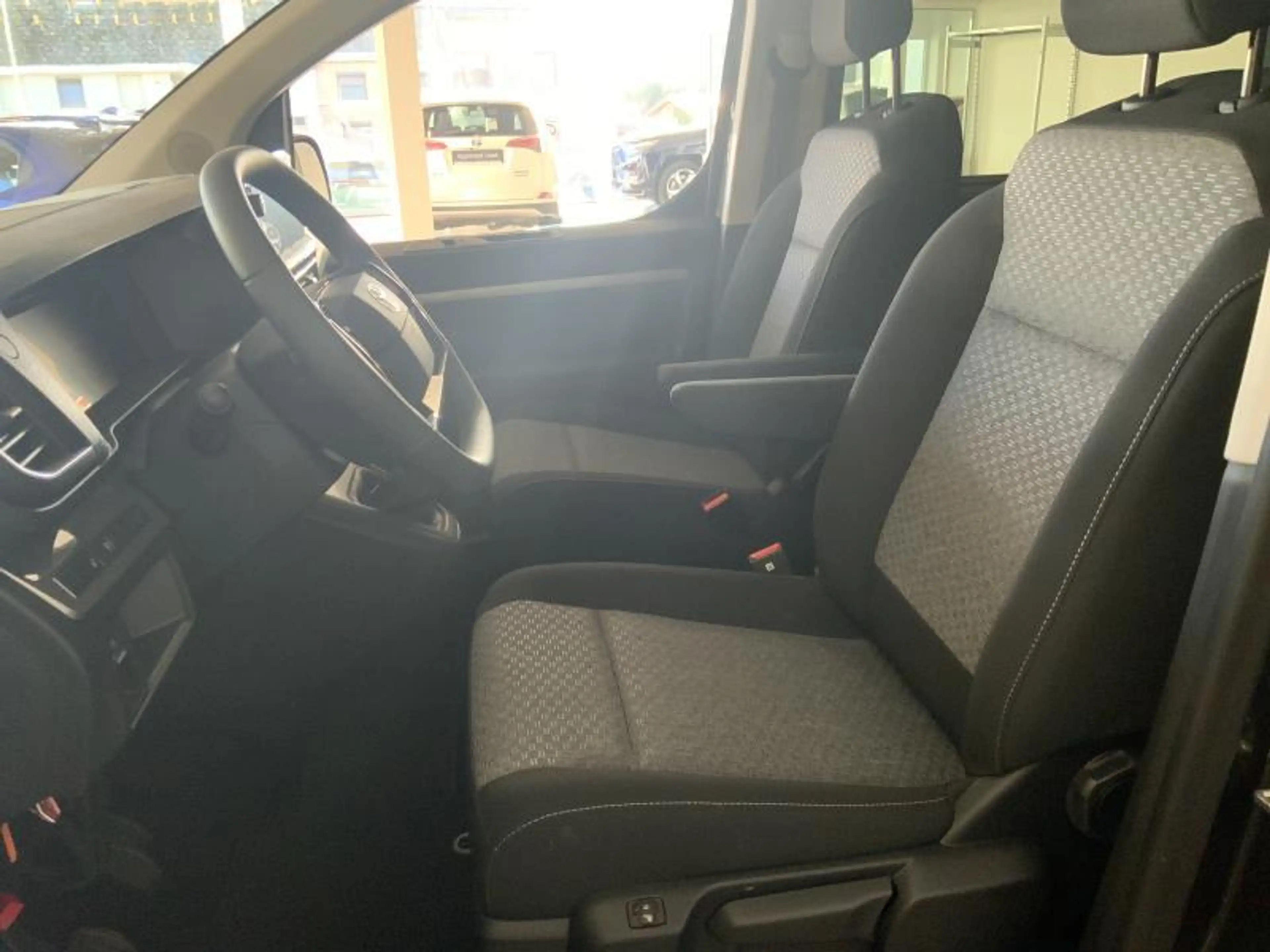 Toyota Verso Family 8pl — photo 7